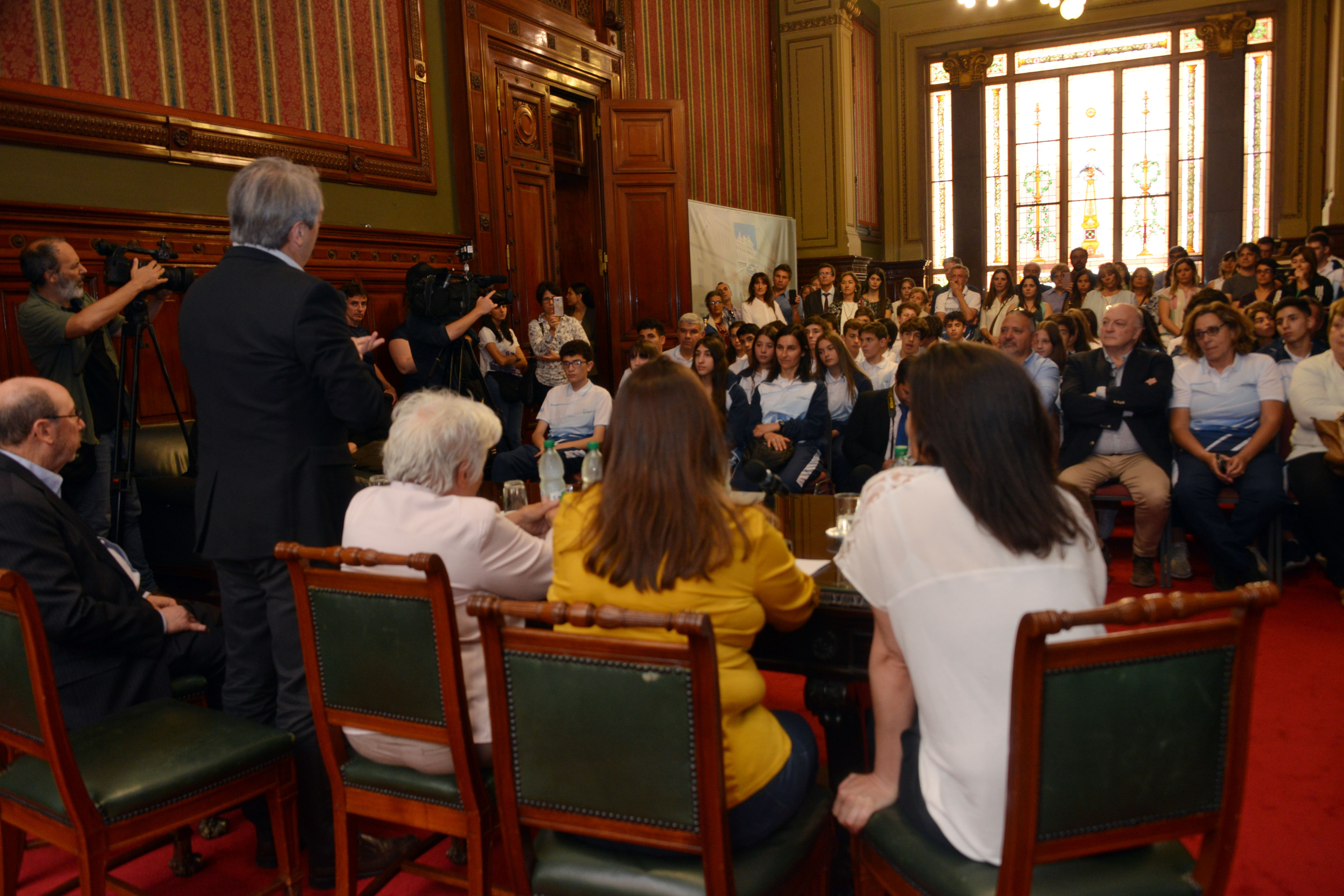 Entrega de Pabellón Nacional a Delegación de estudiantes que participará de la XXV edición de los Juegos Deportivos Escolares