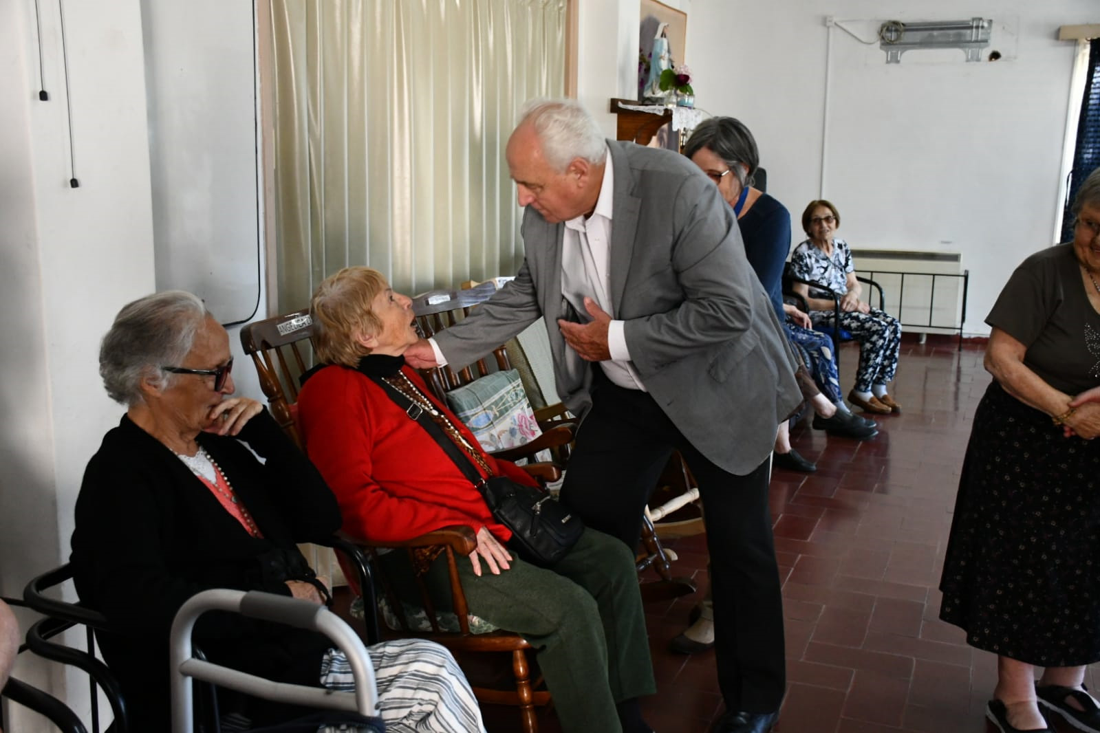Víctor Rossi en hogar San Vicente de Paul, en Las Piedras