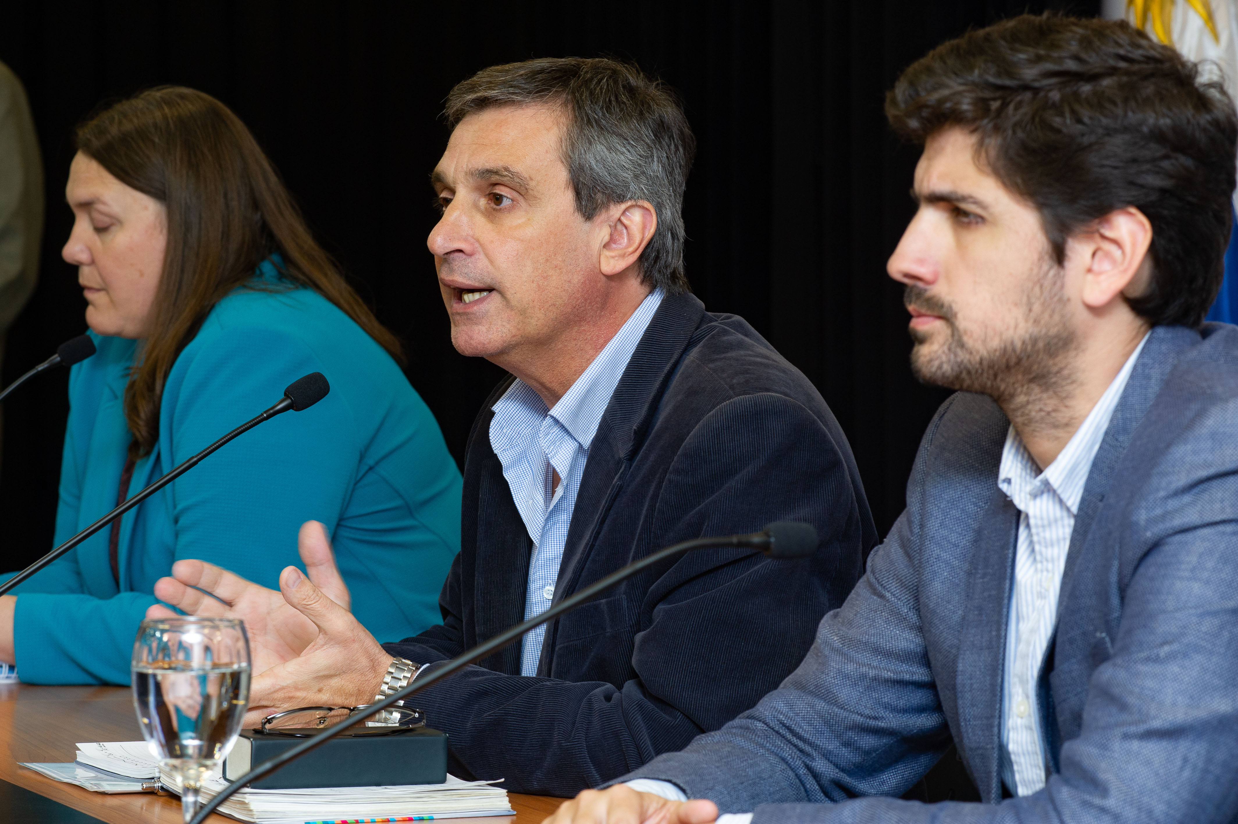 Director de la OPP, Álvaro García, en conferencia de prensa