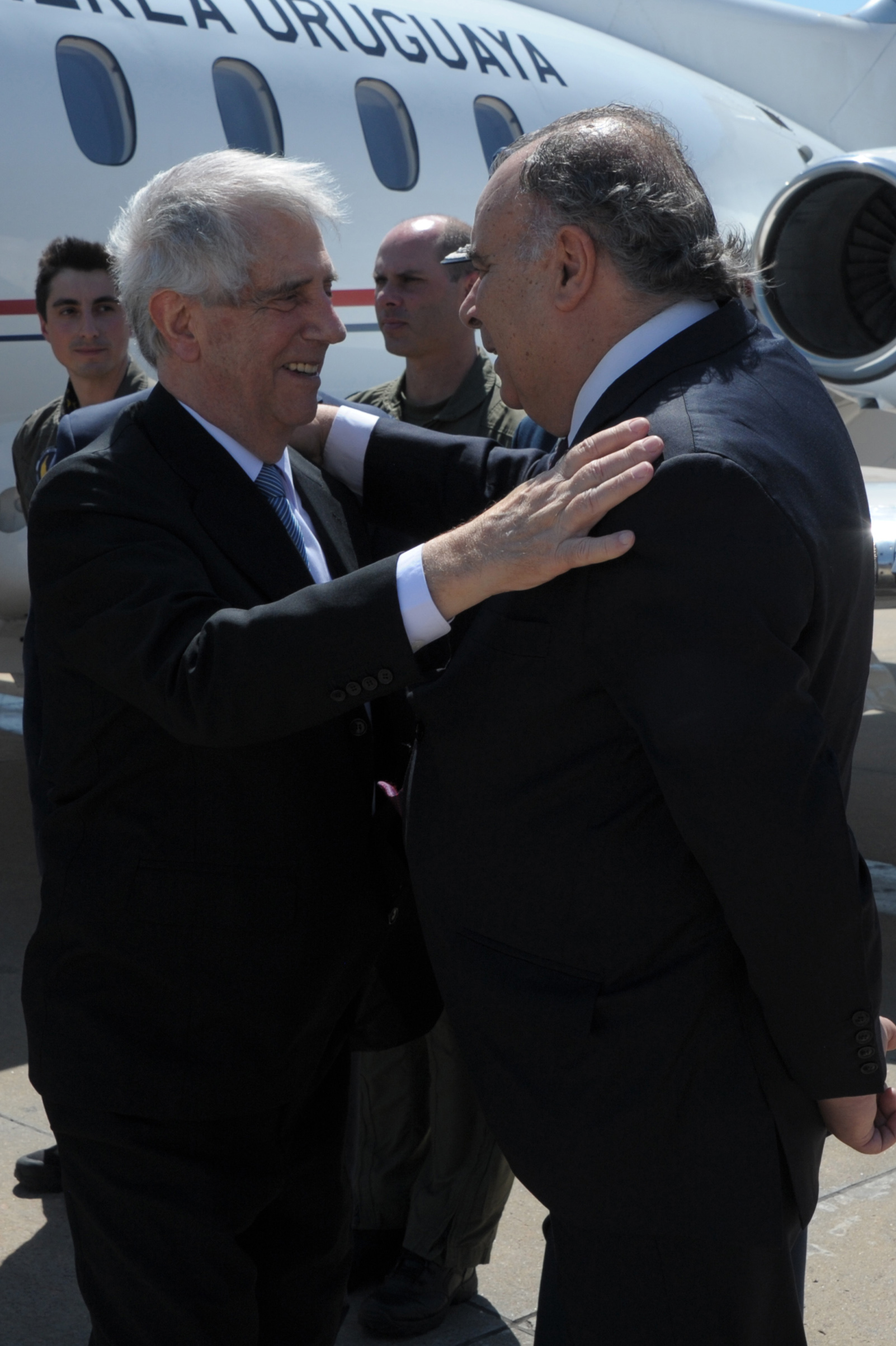 Llegada del Presidente Tabaré Vázquez y electo Luis Lacalle Pou a Buenos Aires, para la asunción del nuevo mandatario argentino Alberto Fernández