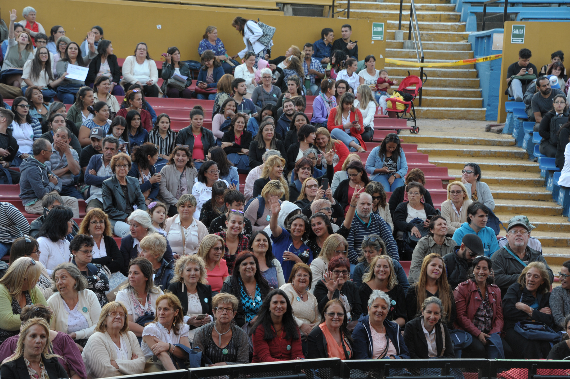 Ceremonia de entrega de 1.000 certificados del Sistema de Cuidados, a nuevos capacitados en atención a la dependencia