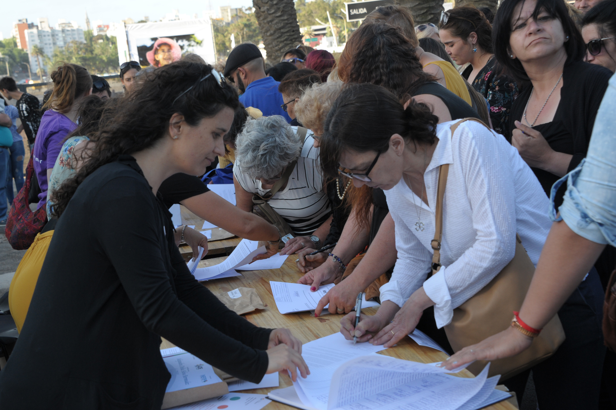Ceremonia de entrega de 1.000 certificados del Sistema de Cuidados, a nuevos capacitados en atención a la dependencia