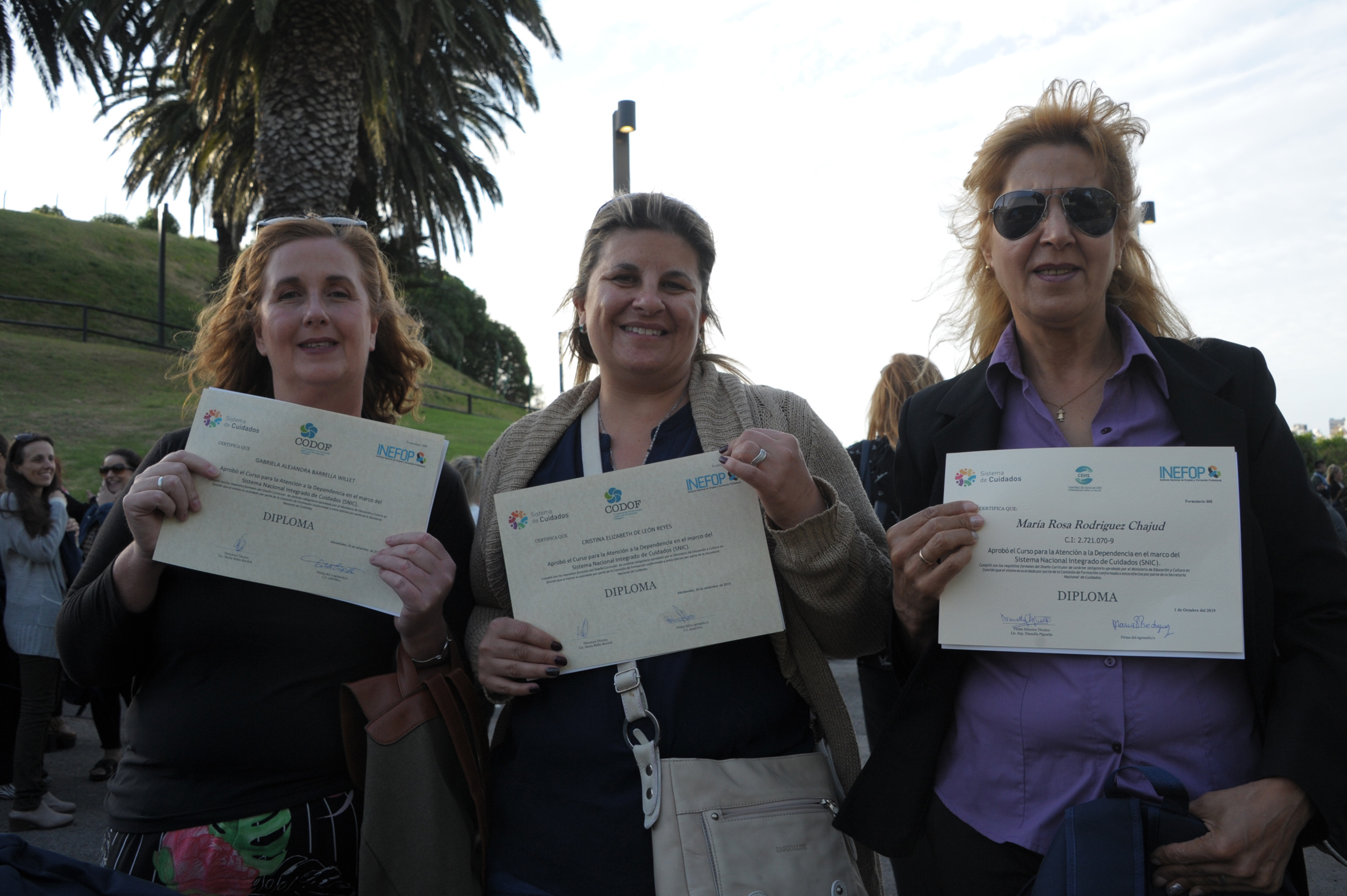 Ceremonia de entrega de 1.000 certificados del Sistema de Cuidados, a nuevos capacitados en atención a la dependencia
