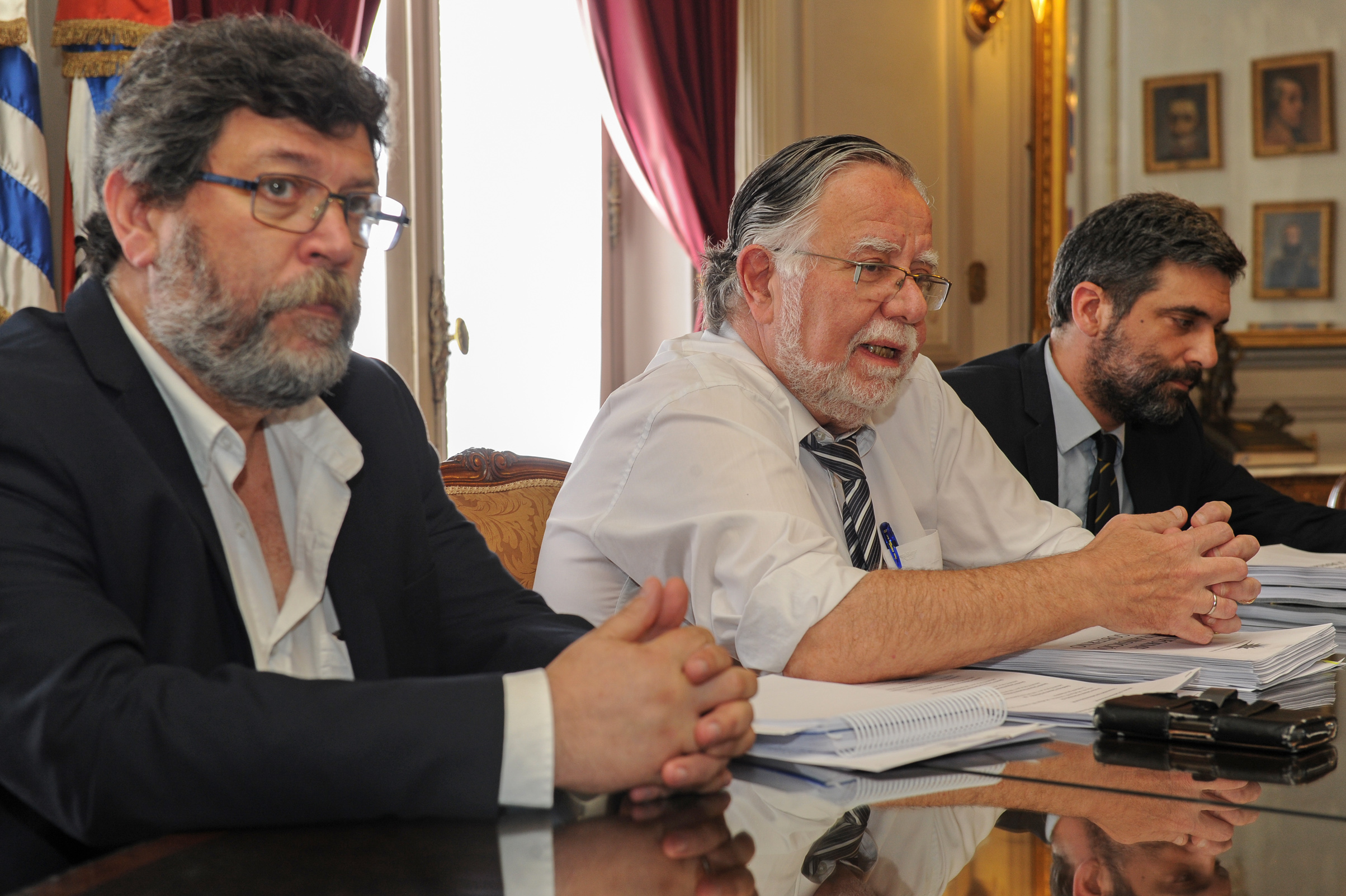 Ministro de Defensa, José Bayardi, se reunió con su sucesor designado, Javier García