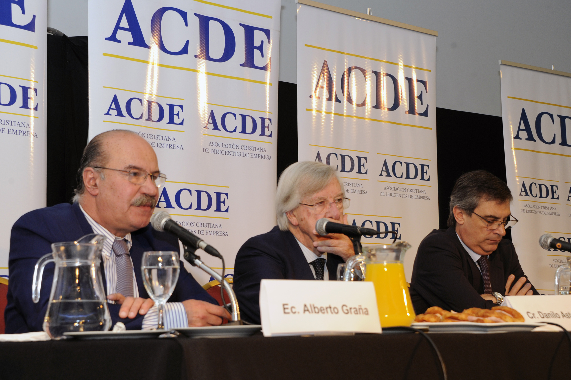 Alberto Graña, presidente del Banco Central del Uruguay, haciendo uso de la palabra