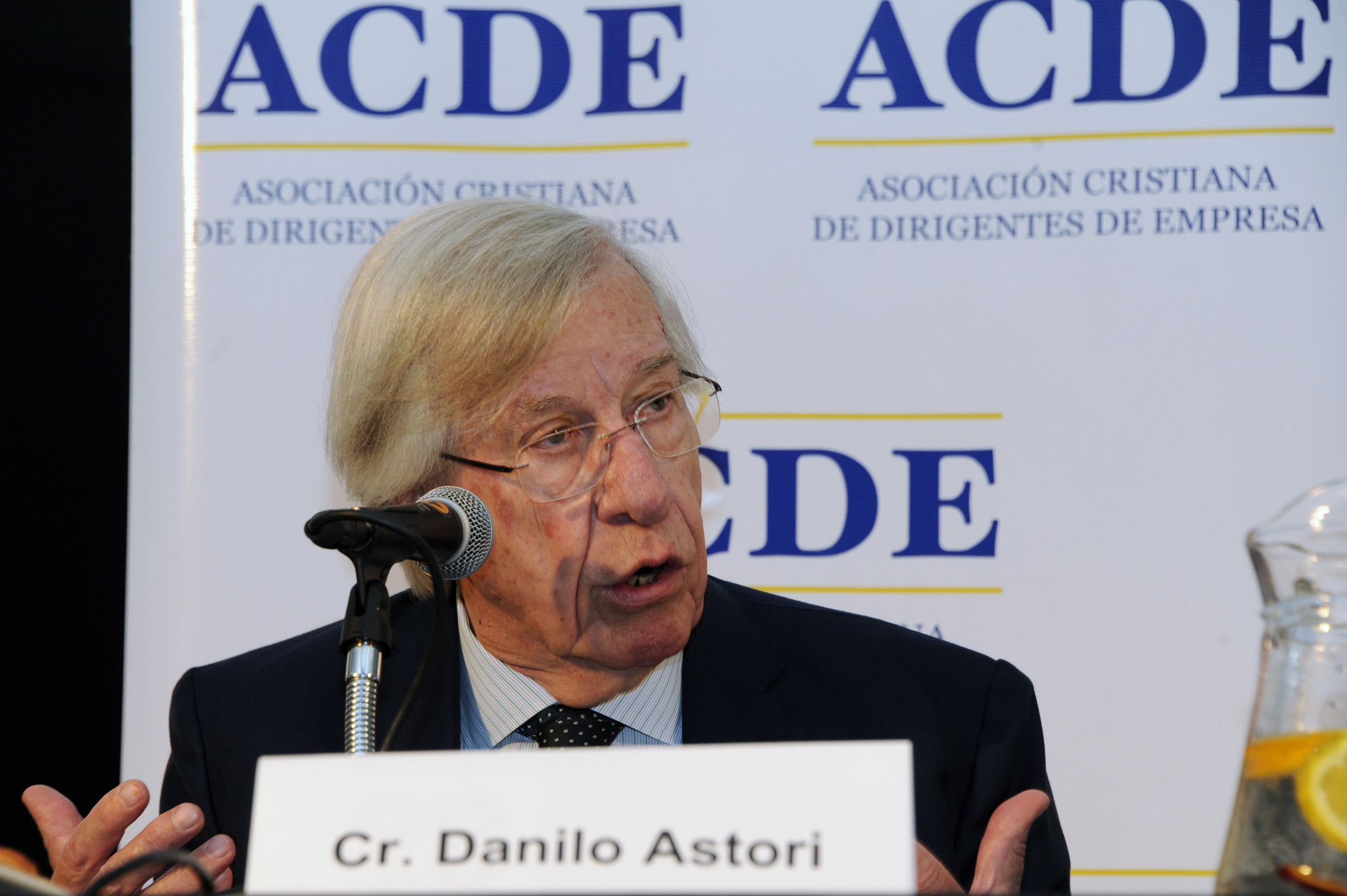 Ministro de Economía y Finanzas, Danilo Astori, haciendo uso de la palabra