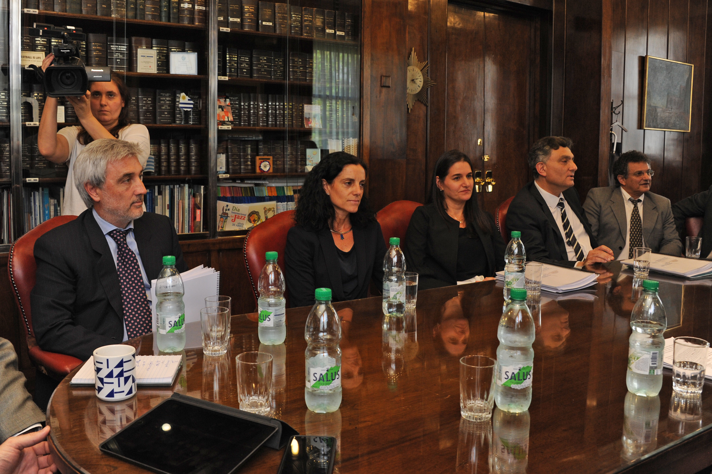 Reunión de transición en el Ministerio de Economía y Finanzas