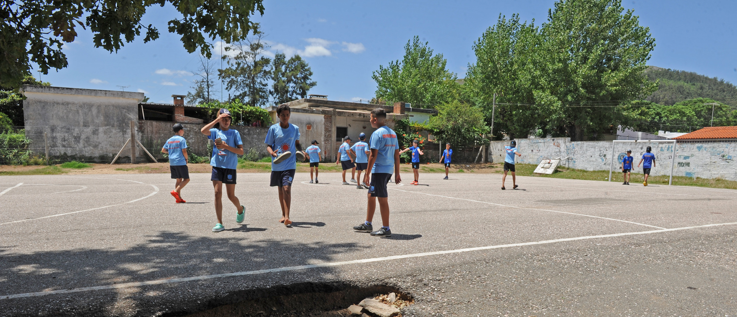 Niños beneficiarios del programa Pelota al Medio a la Esperanza