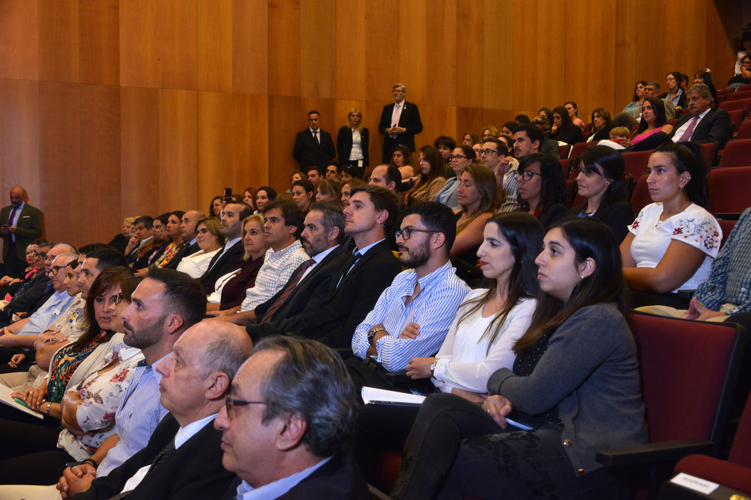 Asistentes a la presentación de nuevo Texto Ordenado de Normas sobre Funcionarios Públicos