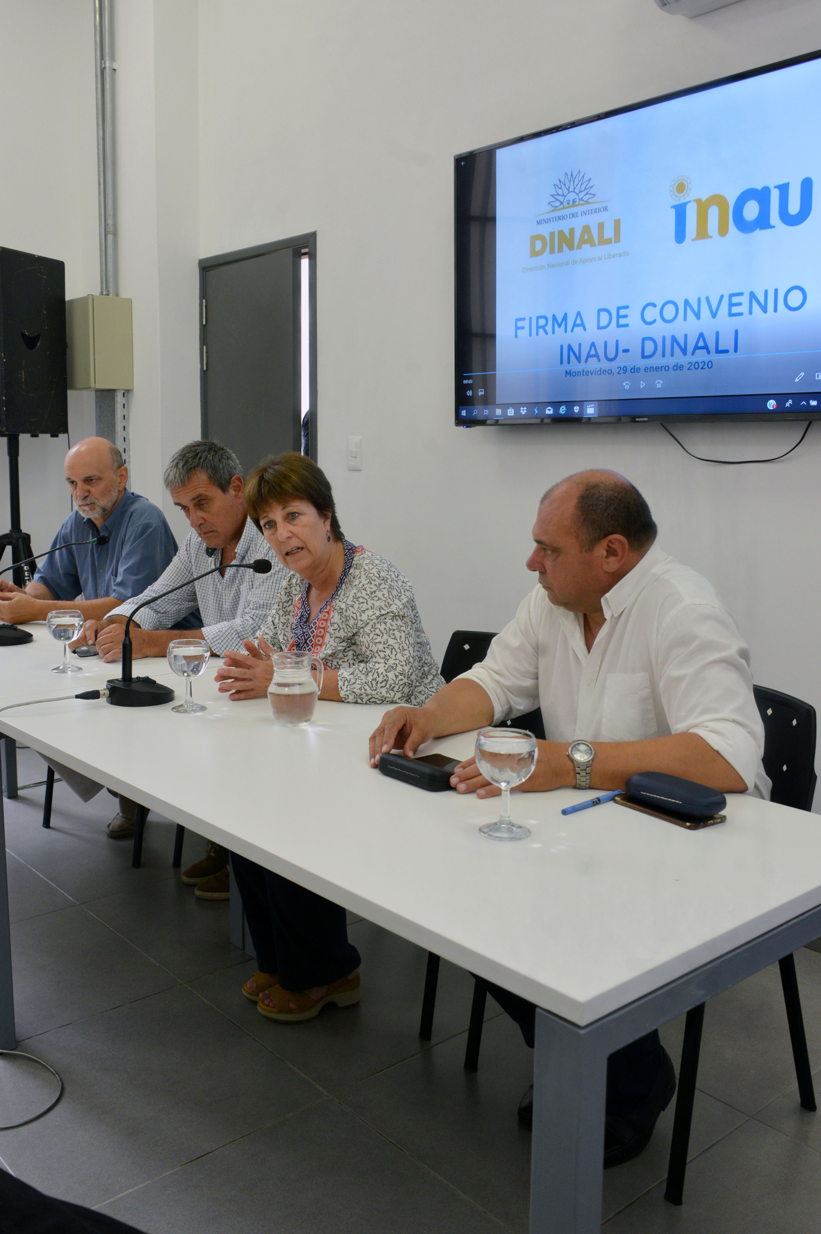 Convenio entre Instituto del Niño y Adolescente del Uruguay y Dirección Nacional de Apoyo al Liberado
