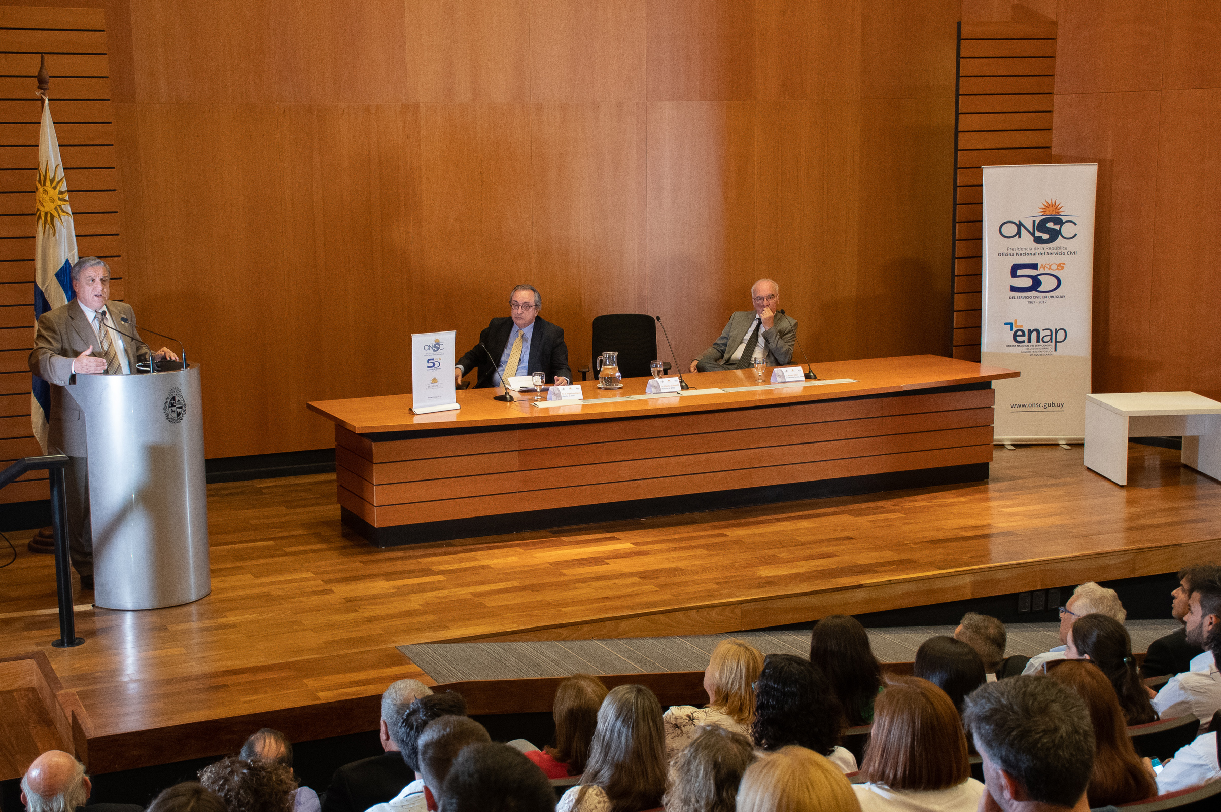 Acto de entrega de títulos a primera generación de egresados de laTecnicatura en Gestión Pública