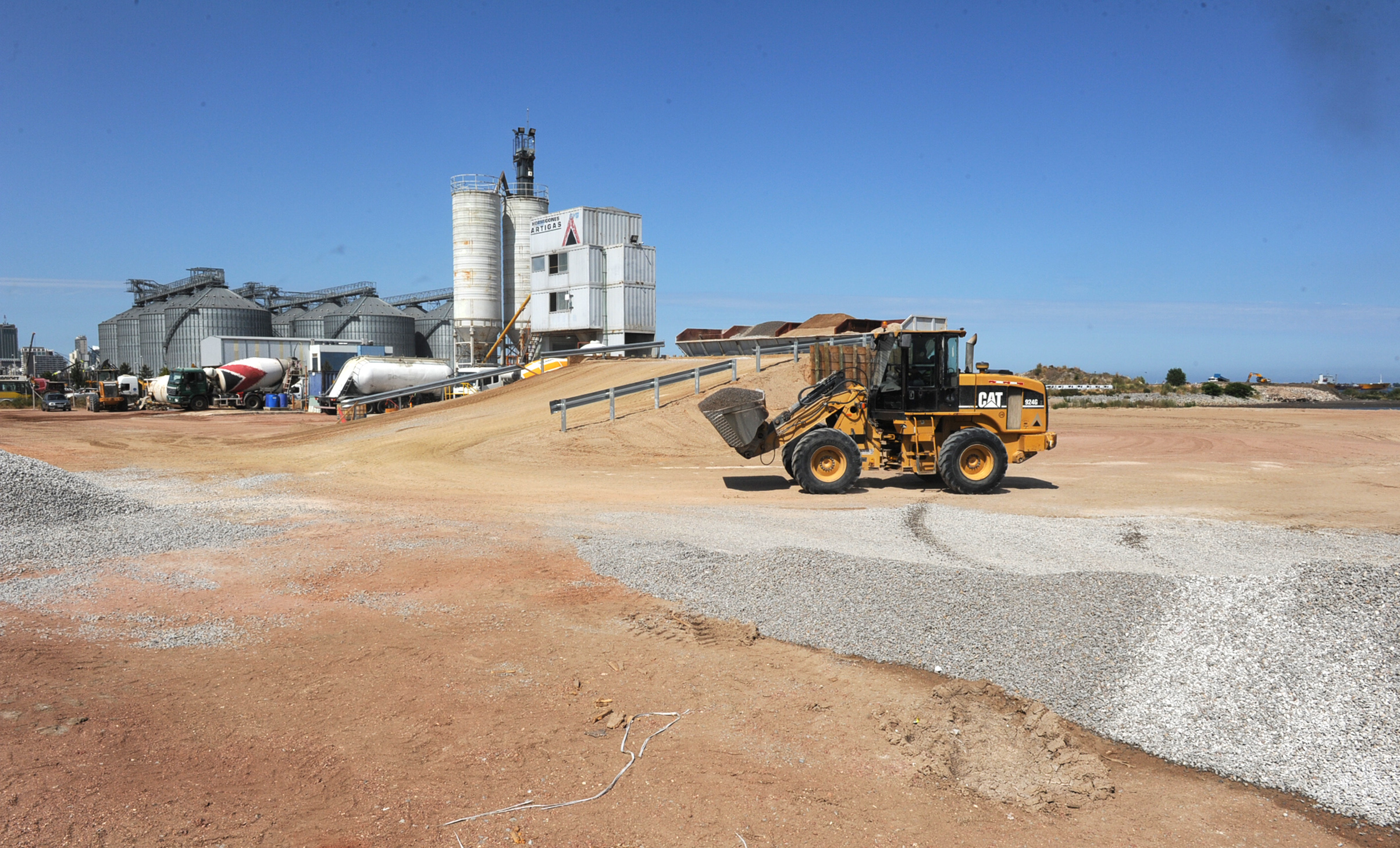 Obras en la terminal fluvio-marítima, puerto de Montevideo