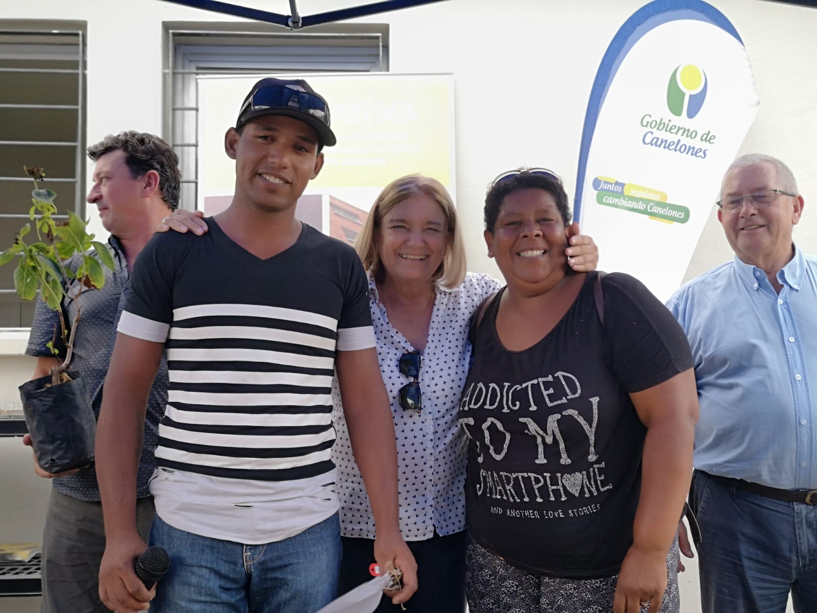 Entrega de 32 de 180 viviendas para familias realojadas del exasentamiento Proinco y La Cantera, departamento de Canelones