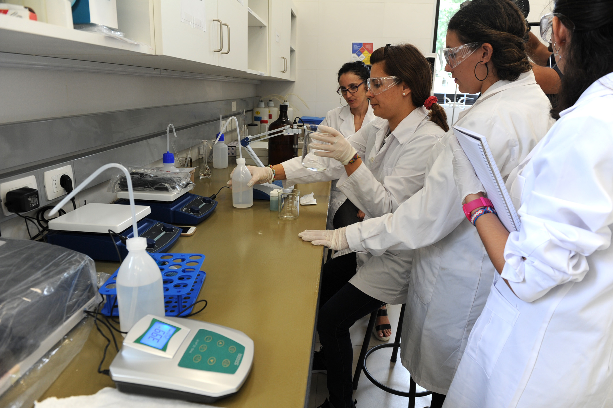 Alumnas becadas realizan prácticas en el Instituto Tecnológico Regional de Durazno