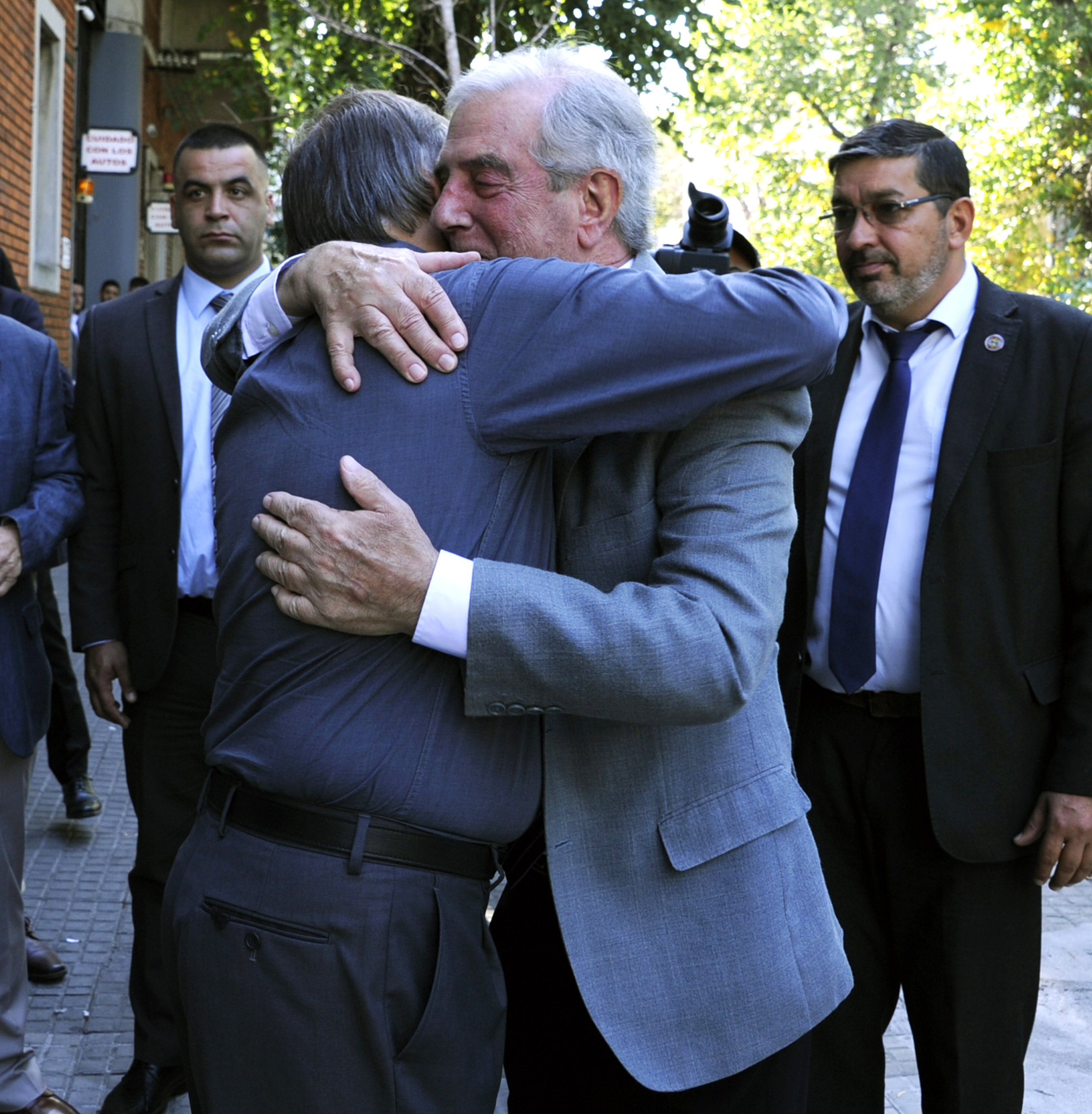 Tabaré Vázquez es recibido en Asociación de Funcionarios de Asociación Española (AFAE)