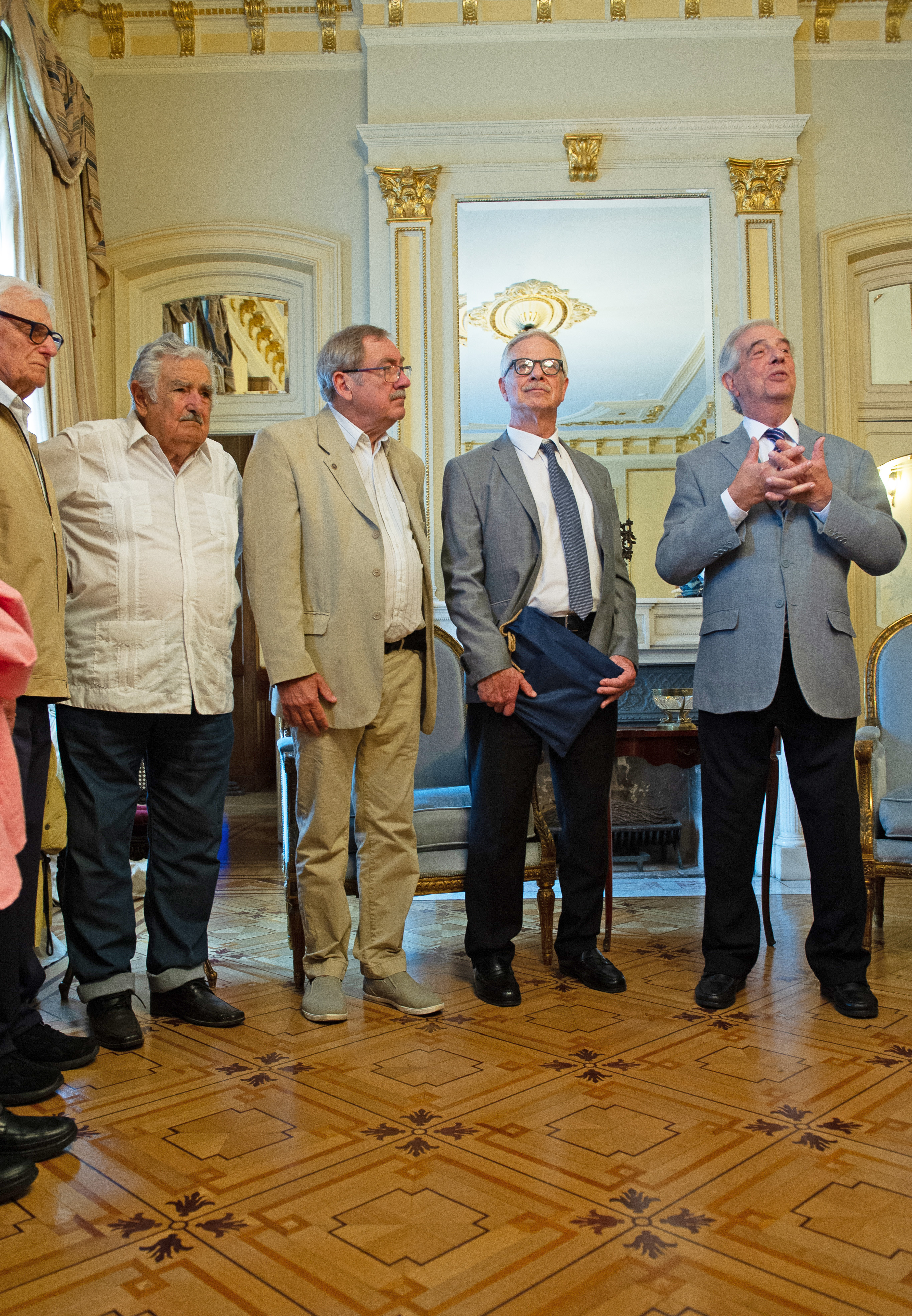 Reconocimiento a Henry Engler por parte de Tabaré Vázquez
