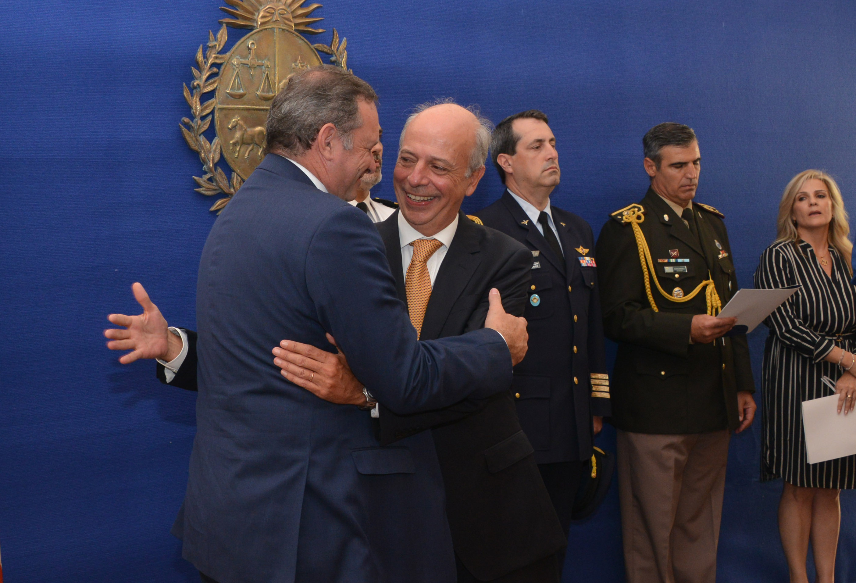Álvaro Delgado y Javier García se saludan