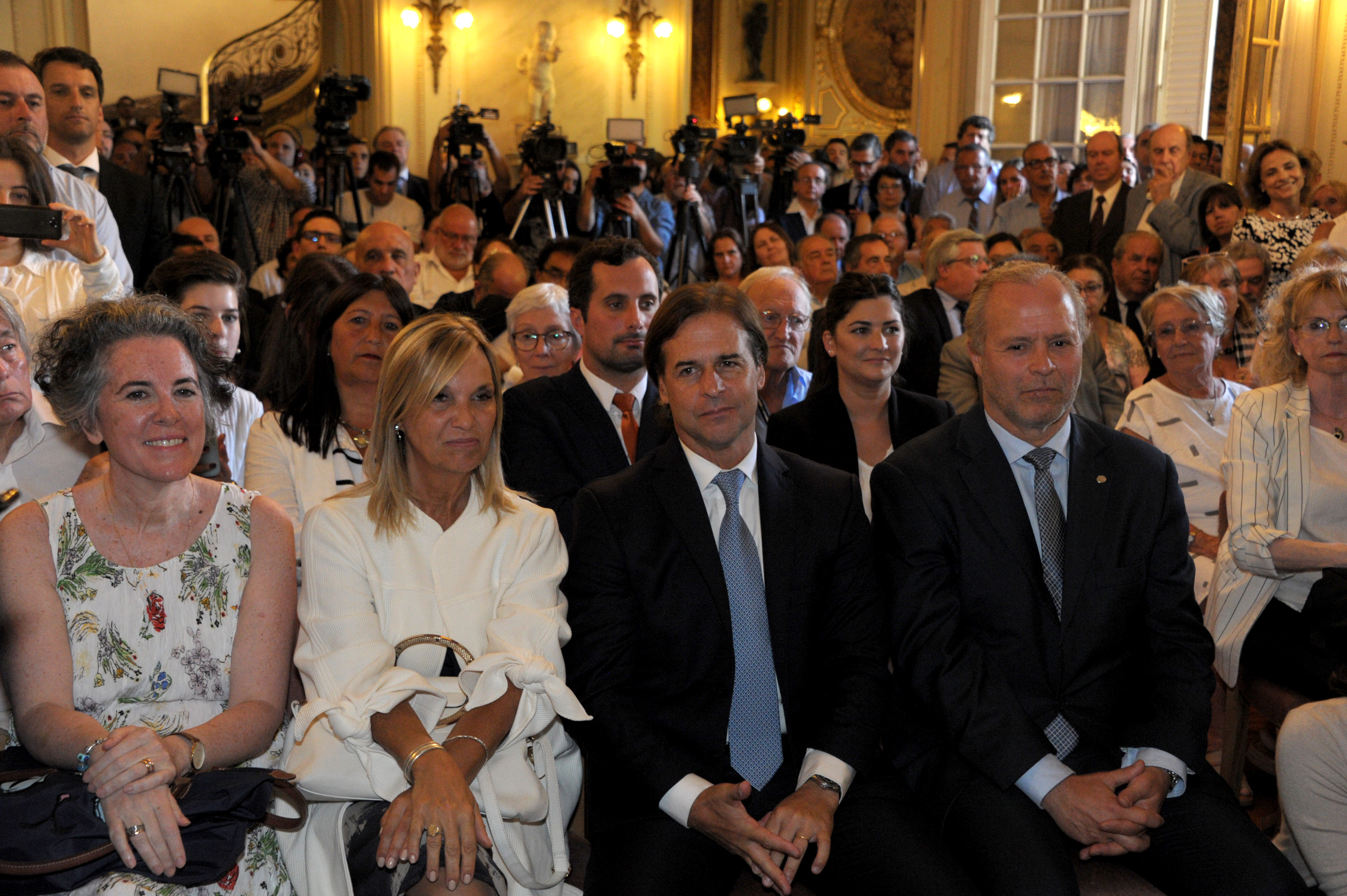 Luis Lacalle Pou y Beatriz Argimón presentes en toma de mando de autoridades del Ministerio de Educación y Cultura