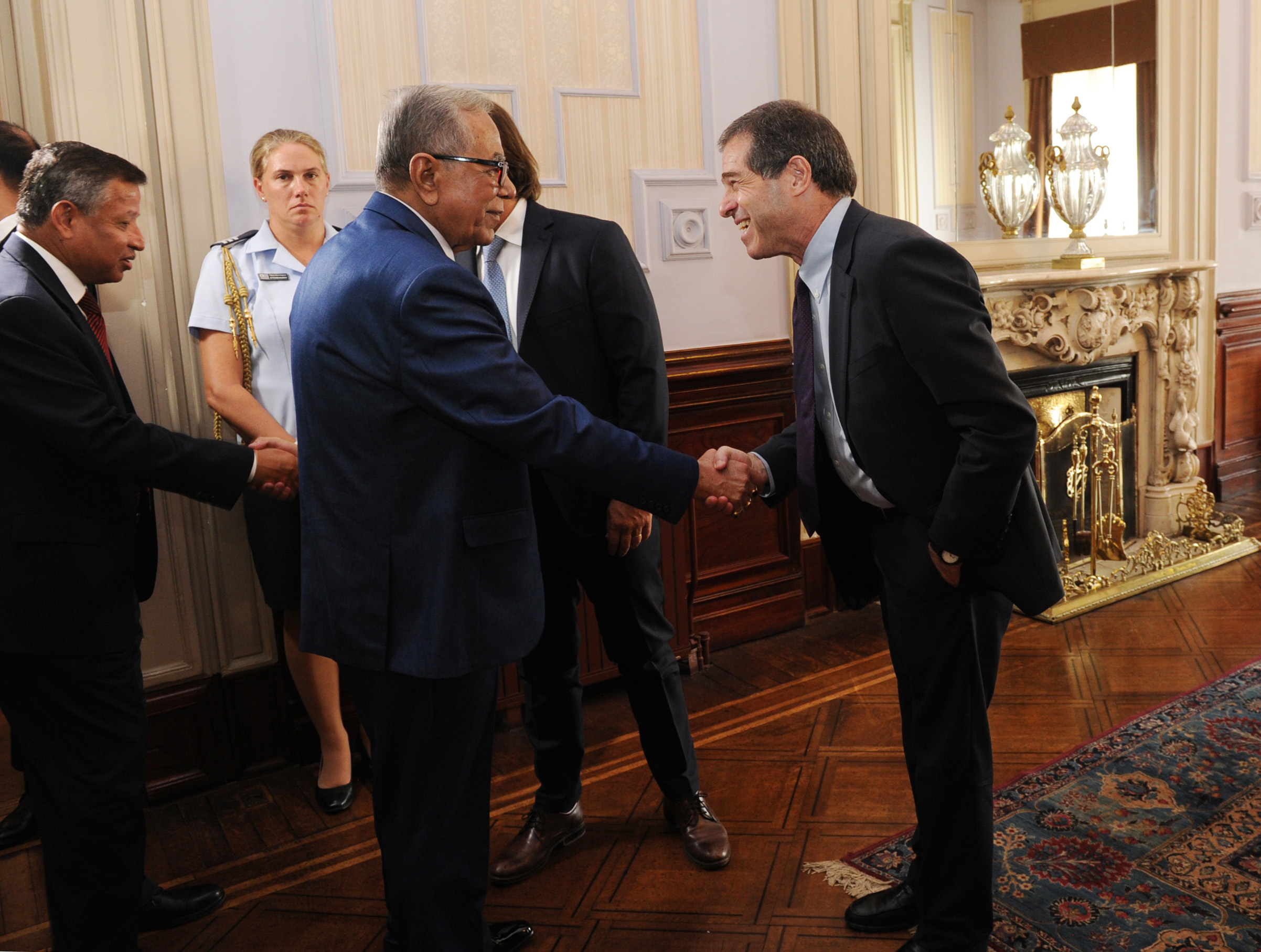 Lacalle Pou y Talvi recibieron al presidente de Bangladesh, Abdul Hamid