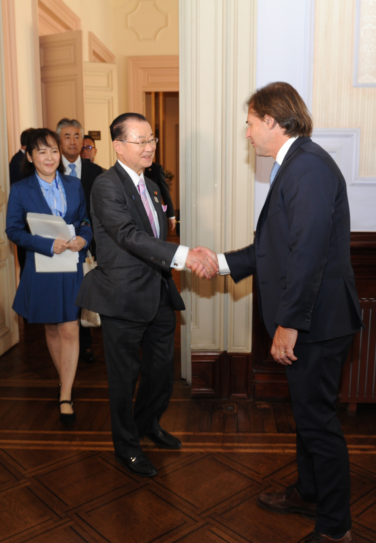 Lacalle Pou y Talvi recibieron al presidente de la Liga Parlamentaria Uruguay-Japón, Takeo Kawamura