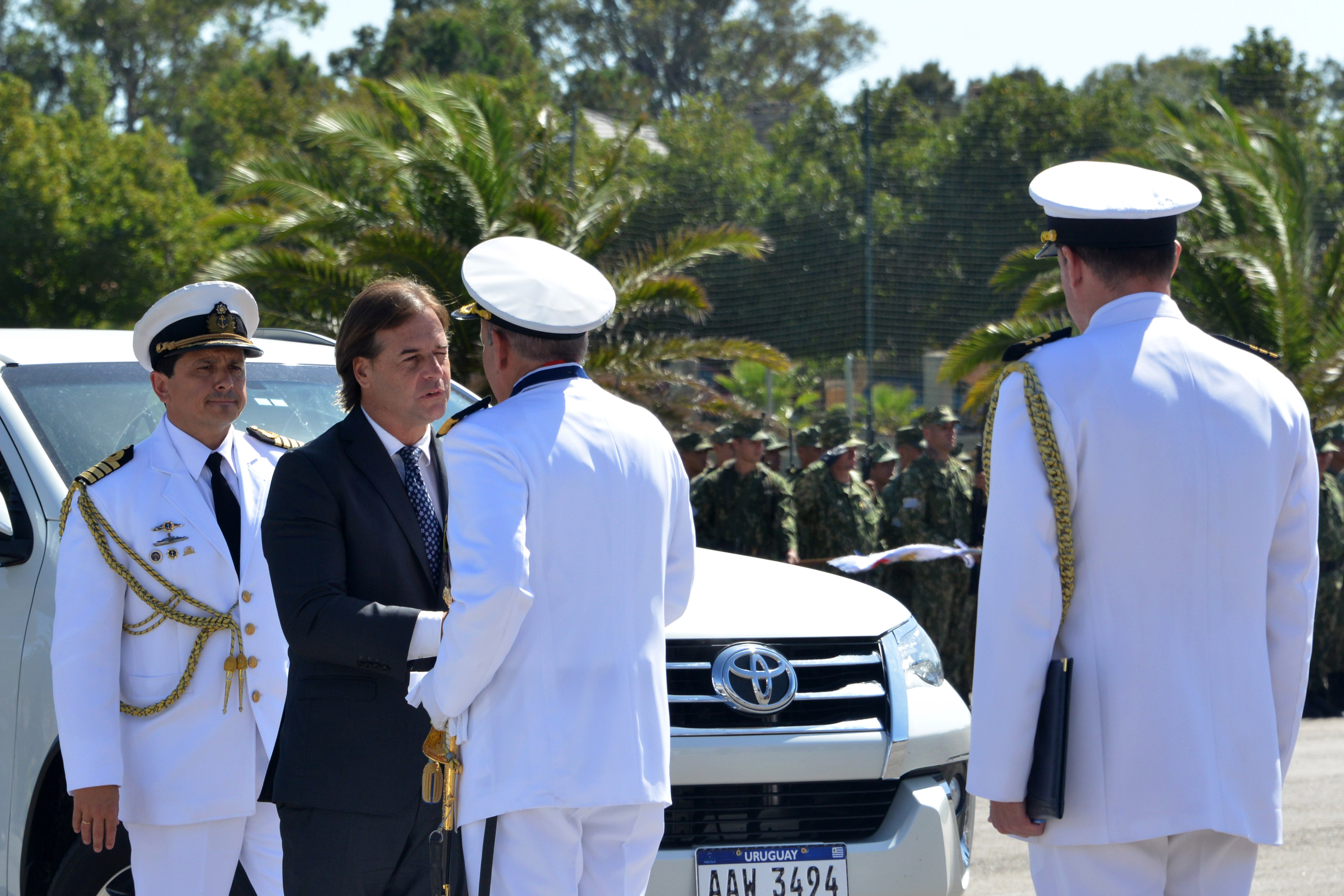 Llegada del presidente Luis Lacalle Pou al acto de asunción del comandante de la Armada Nacional