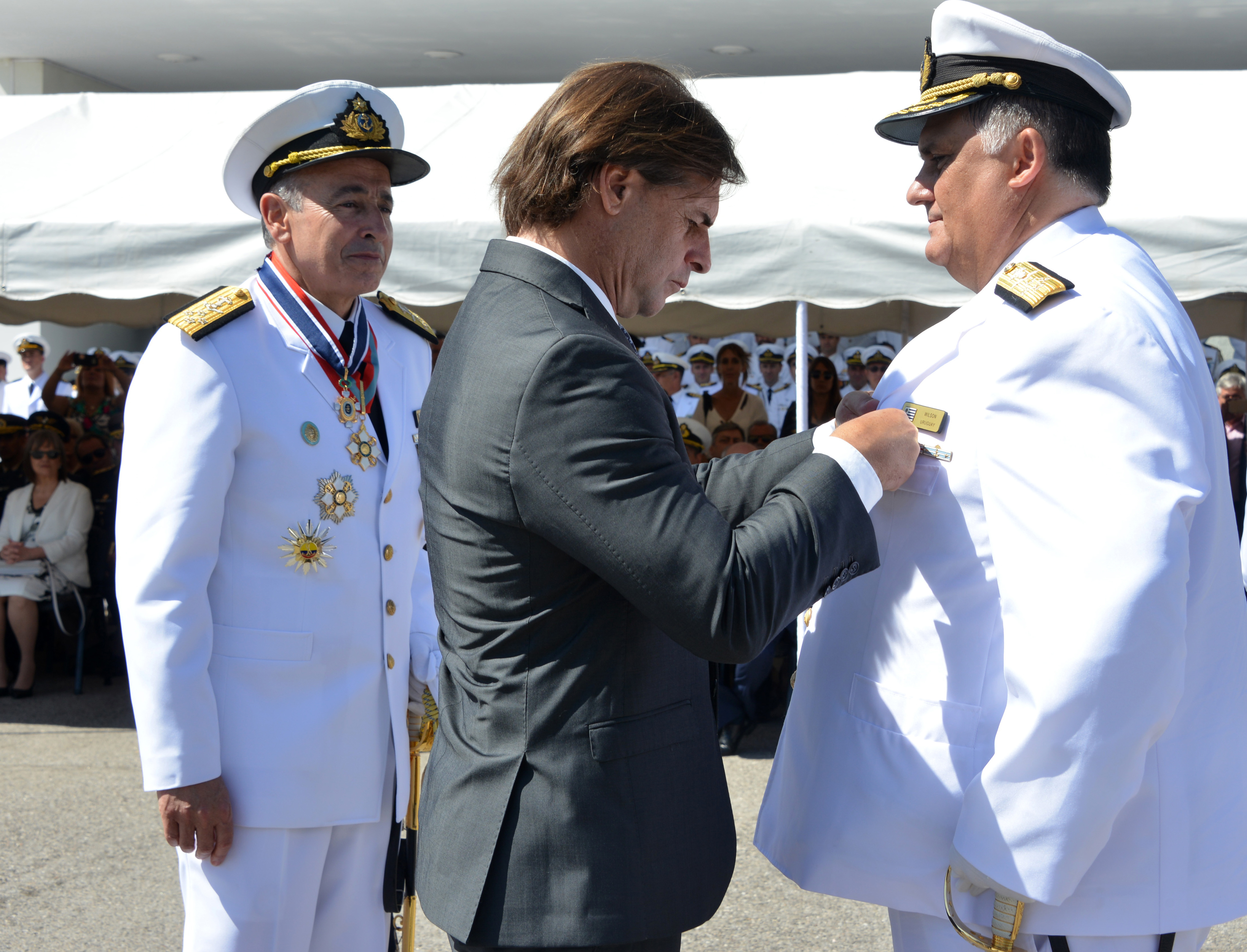 Presidente Luis Lacalle Pou y el Ccomandante de la Armada Nacional, Jorge Wilson