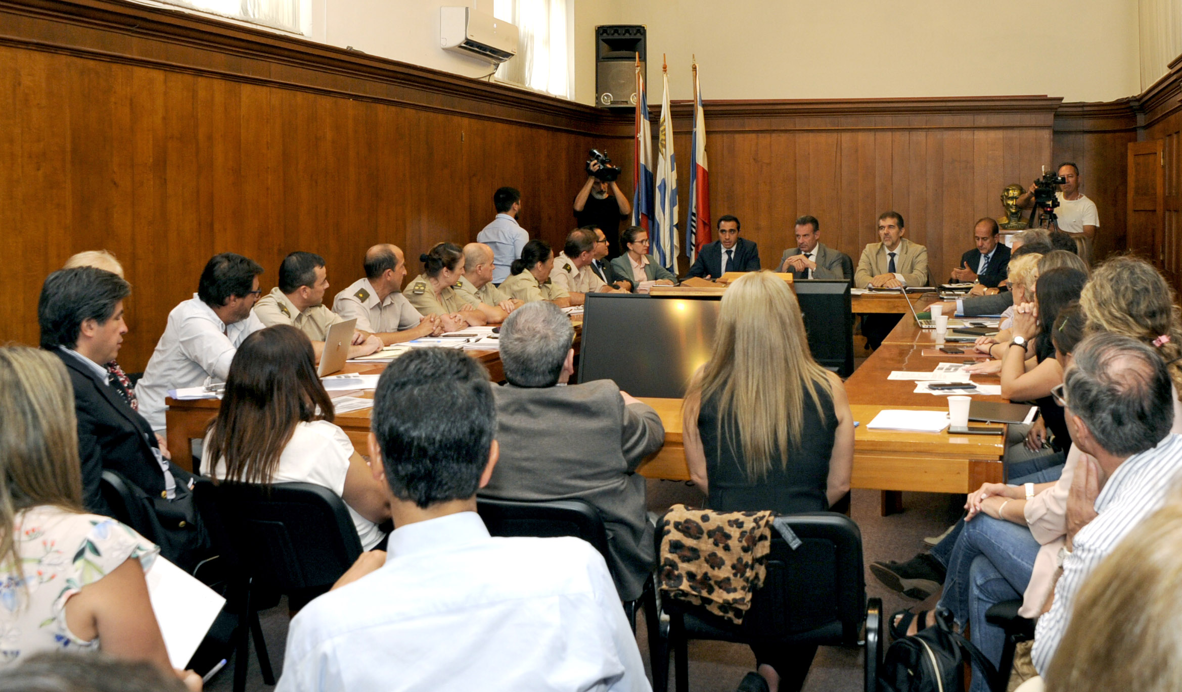 Ministro de Salud, Daniel Salinas, encabezó reunión sobre protocolo de contingencia para atender posibles casos de coronavirus
