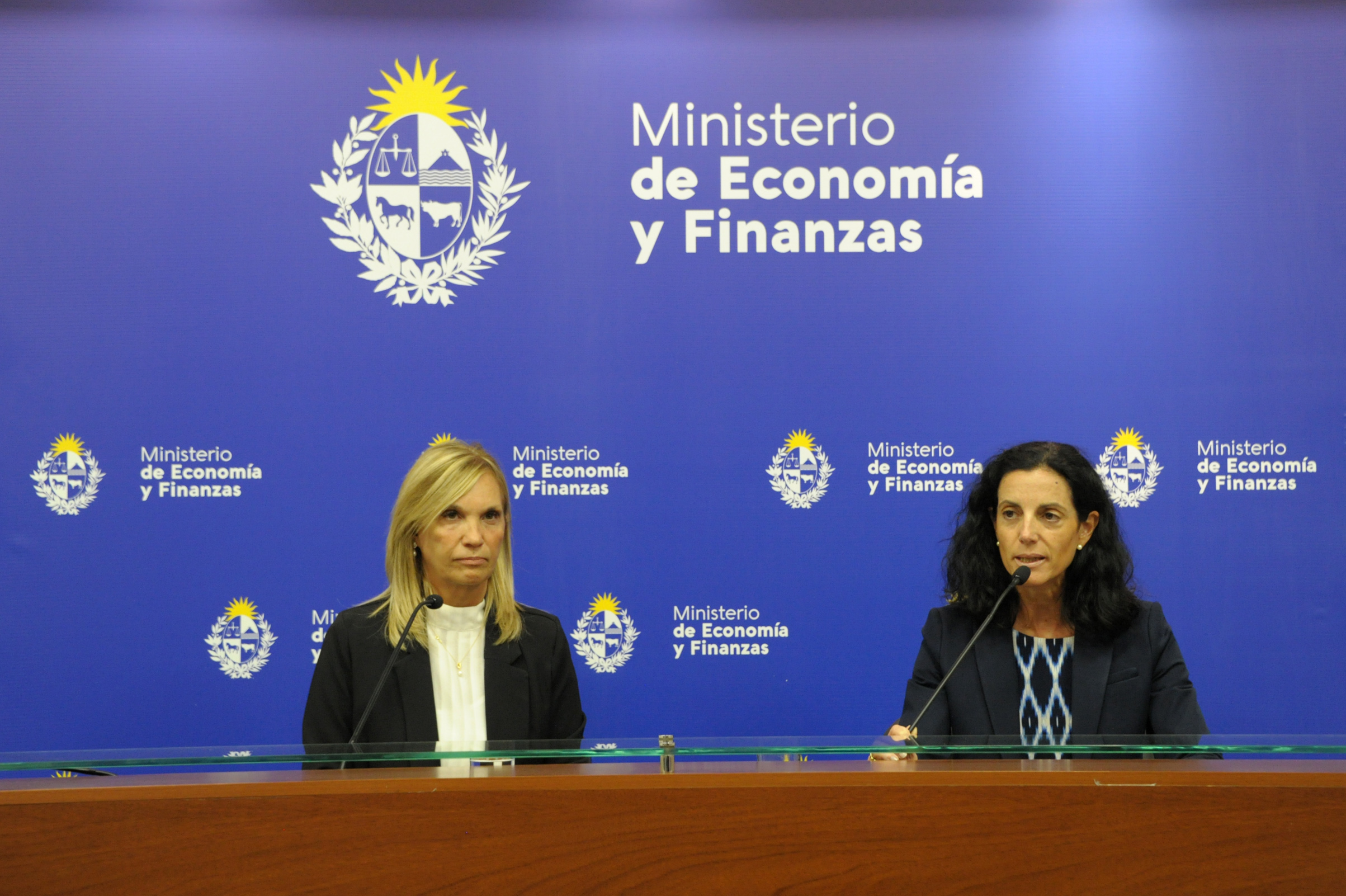 Vicepresidenta, Beatriz Argimón, y ministra de Economía y Finanzas, Azucena Arbeleche