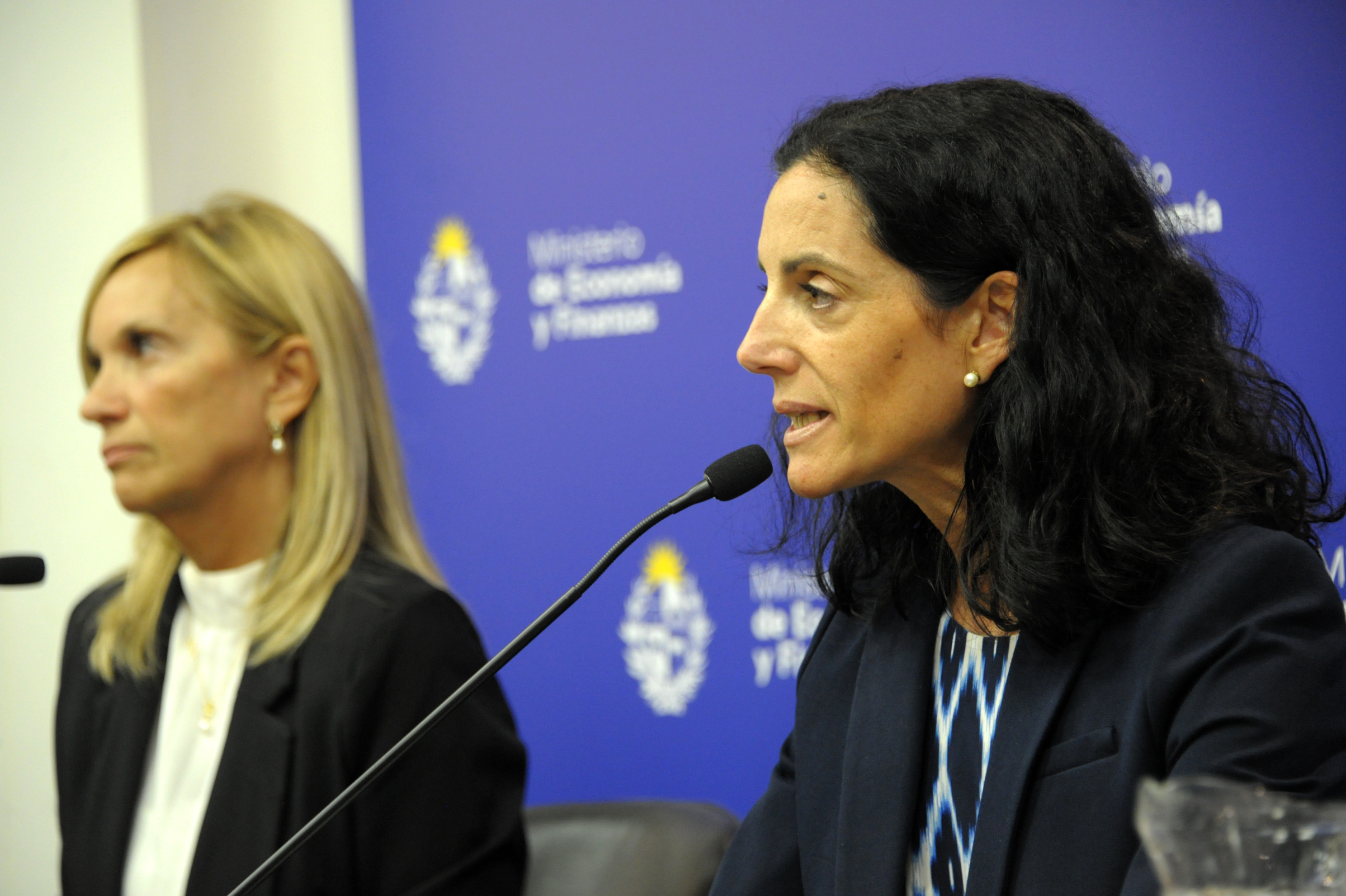 Vicepresidenta, Beatriz Argimón, y ministra de Economía y Finanzas, Azucena Arbeleche