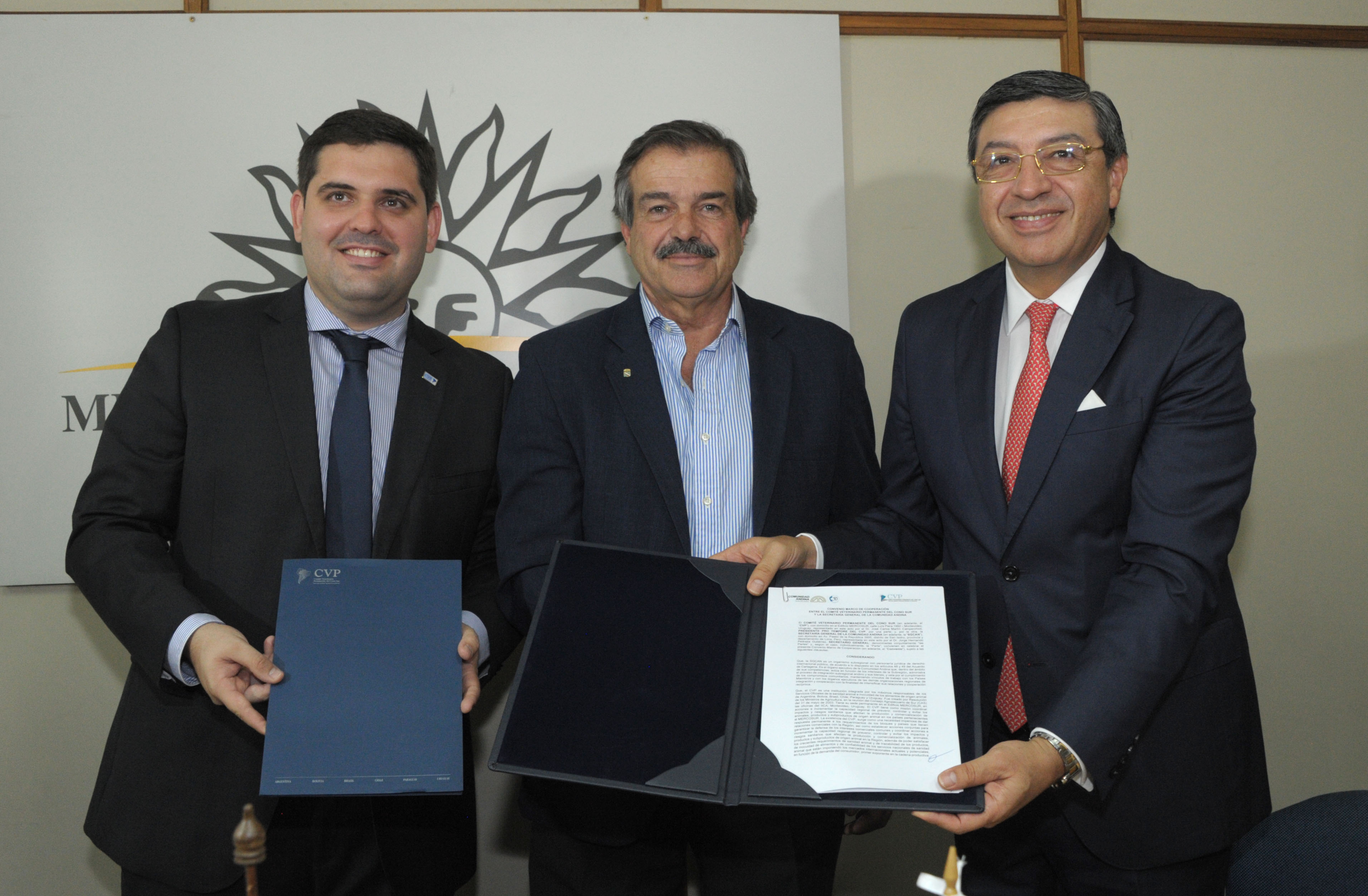 Firma del convenio marco de cooperación entre el Comité Veterinario Permanente del Cono Sur y la Secretaría General de la Comunidad Andina