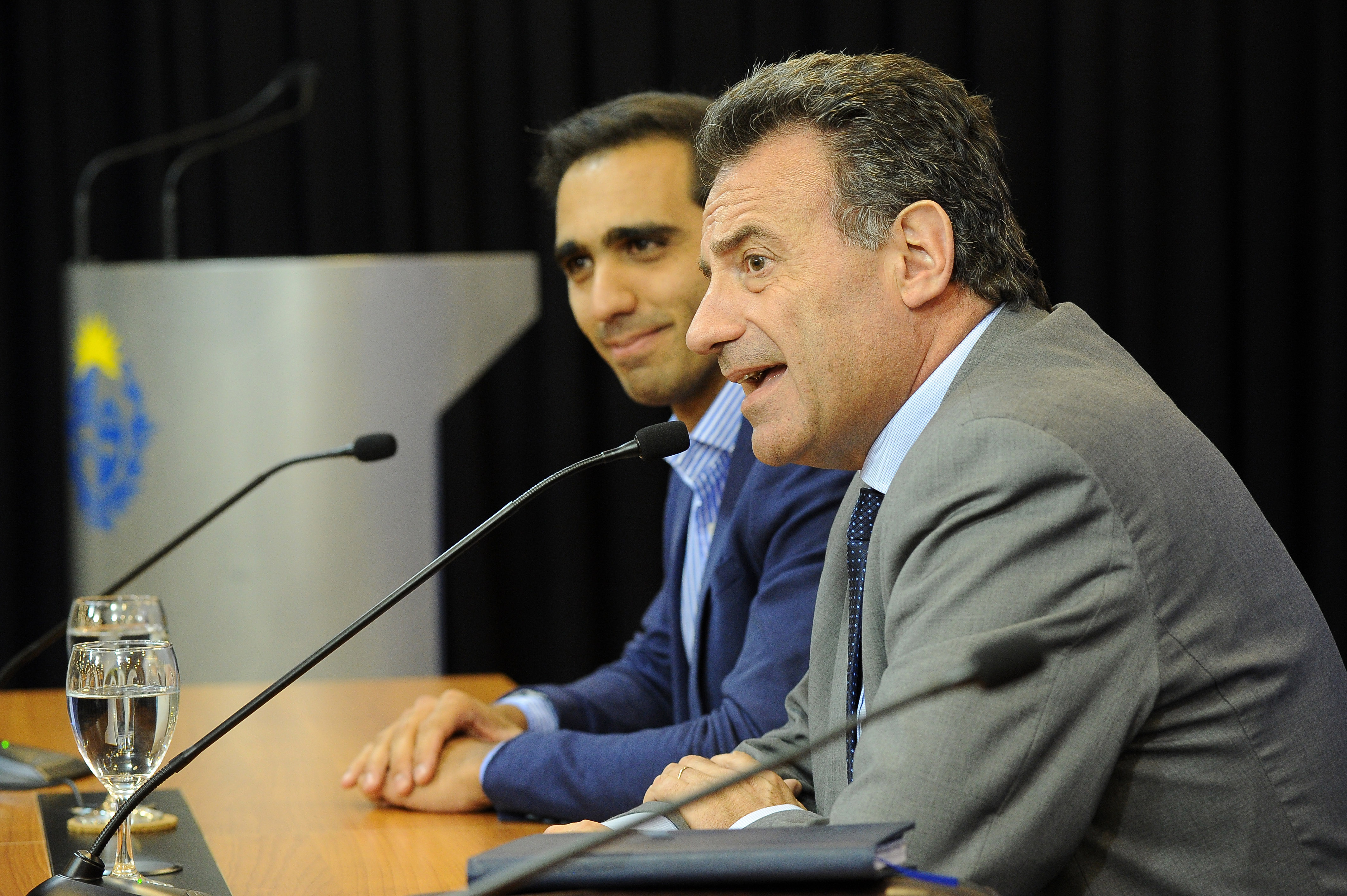 Ministro de Salud Pública, Daniel Salinas, y subsecretario, José Luis Satdjian