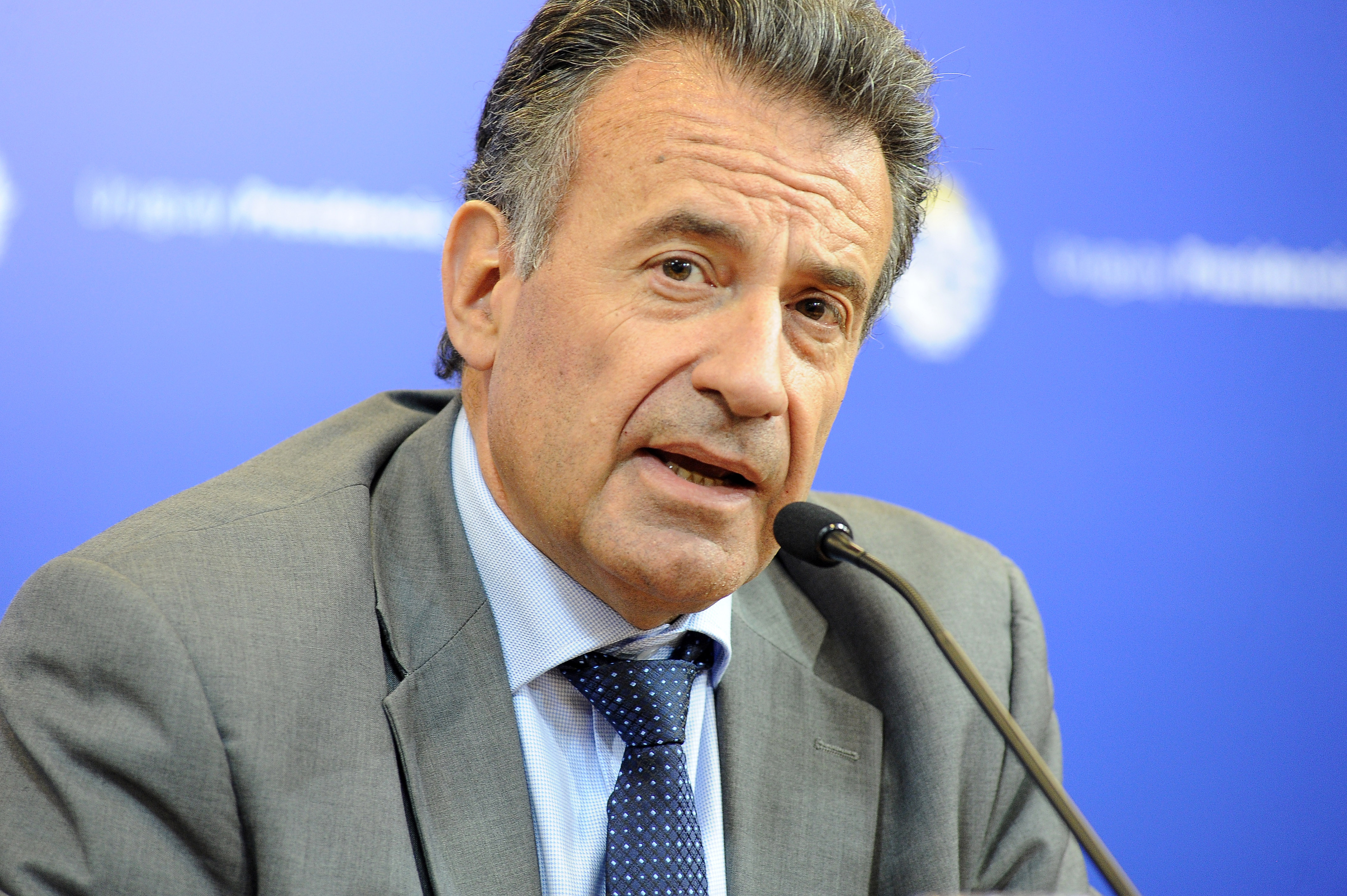 Ministro de Salud Pública, Daniel Salinas