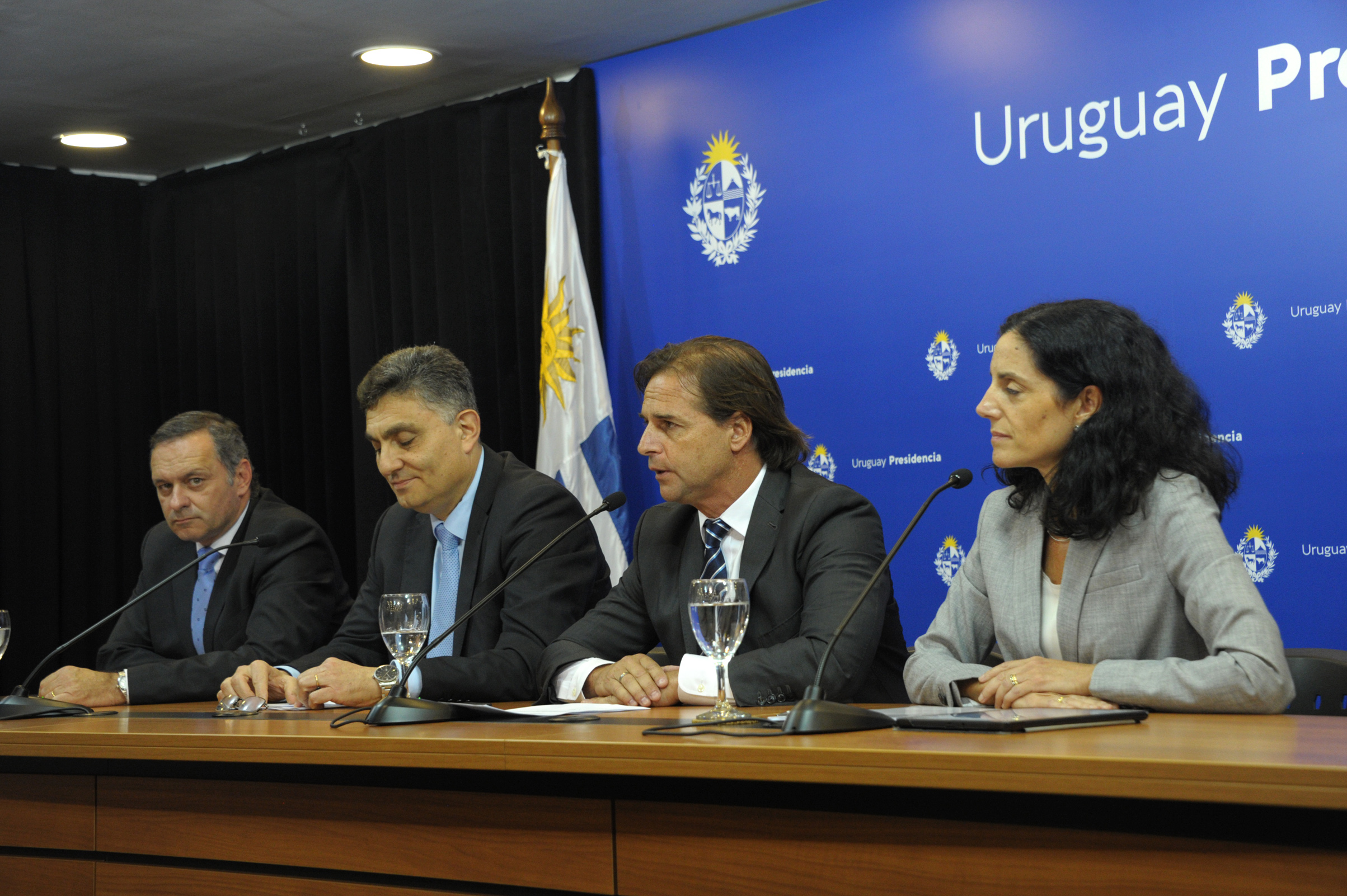 Presidente Luis Lacalle Pou, secretario de Presidencia, Álvaro Delgado, director de OPP, Isaac Alfie, y ministra de Economía, Azucena Arbeleche