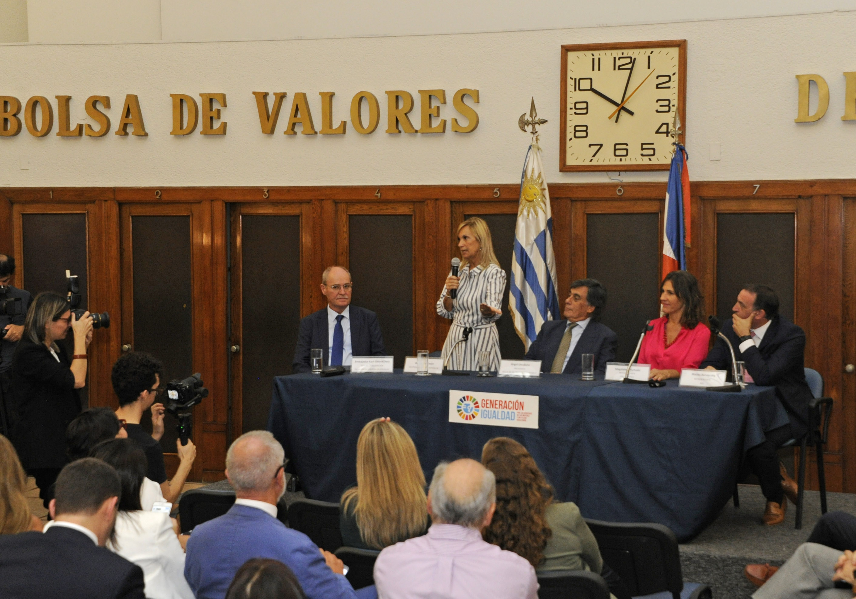 Palabras de la vicepresidenta, Beatriz Argimón, en la Bolsa de Valores