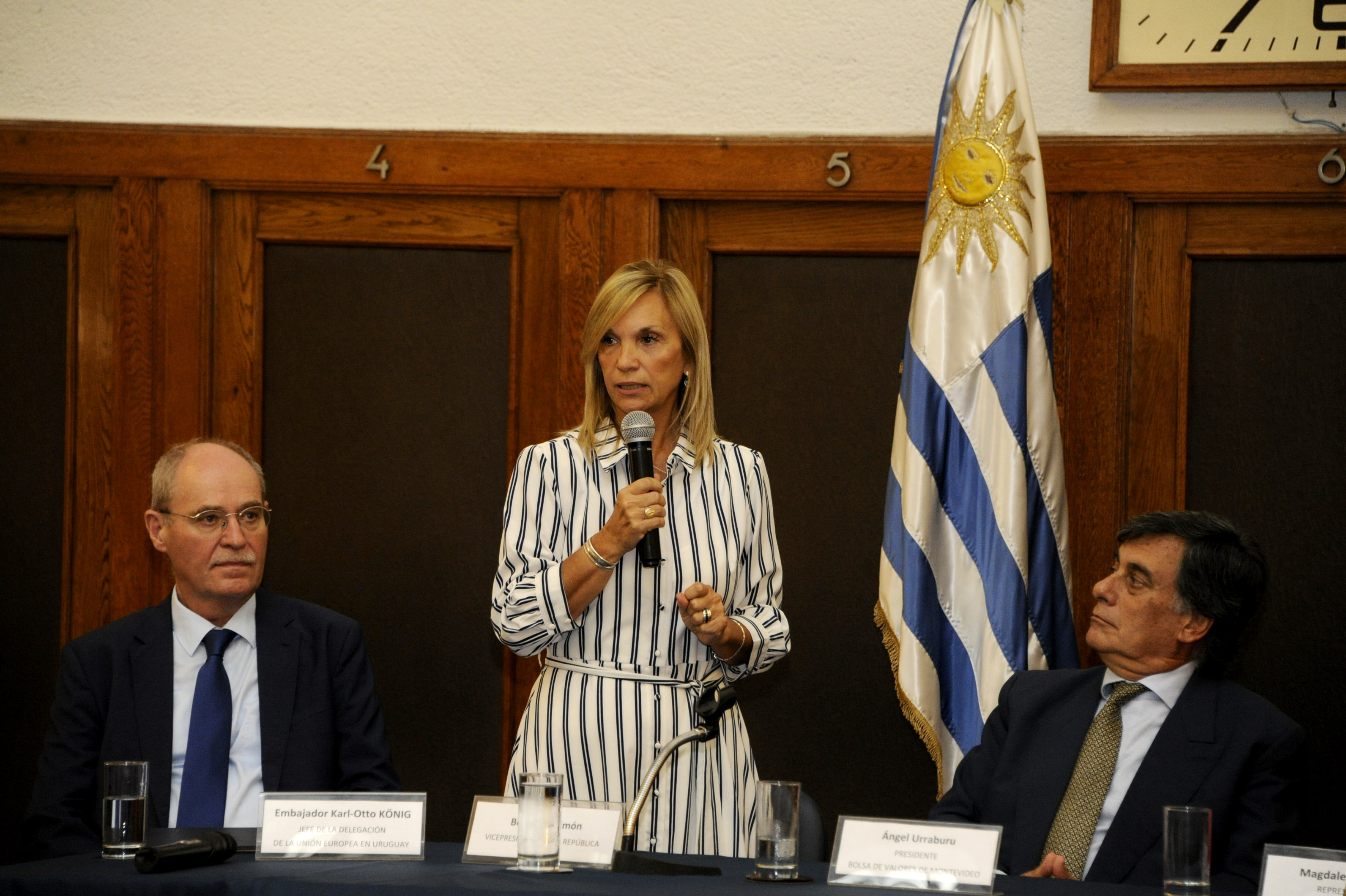 Palabras de la vicepresidenta, Beatriz Argimón, en la Bolsa de Valores