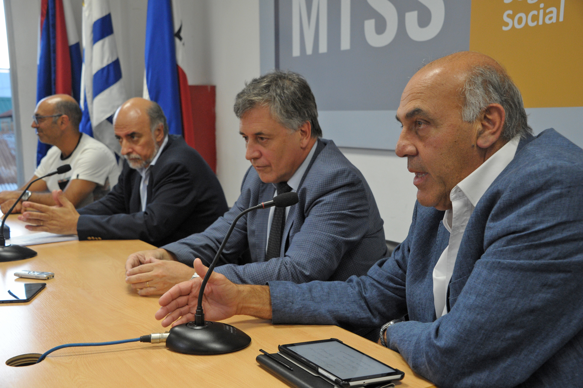 Gabriel Murara, representante de la Cámara de Industrias, haciendo uso de la palabra