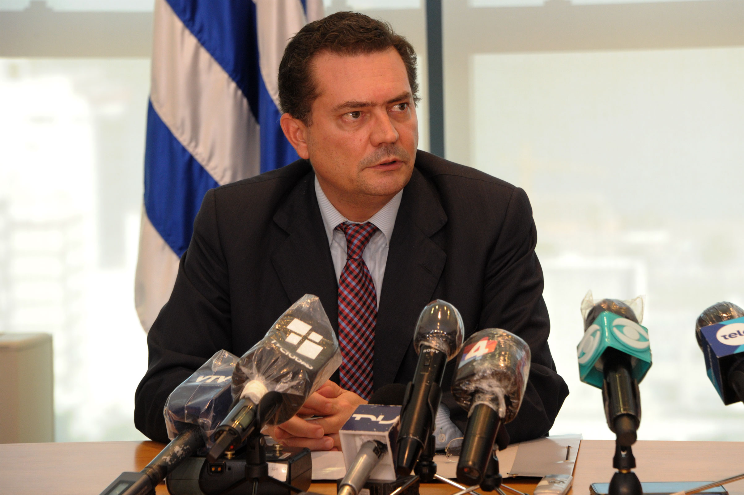 Prosecretario de Presidencia, Rodrigo Ferrés, durante la conferencia de prensa en Torre Ejecutiva
