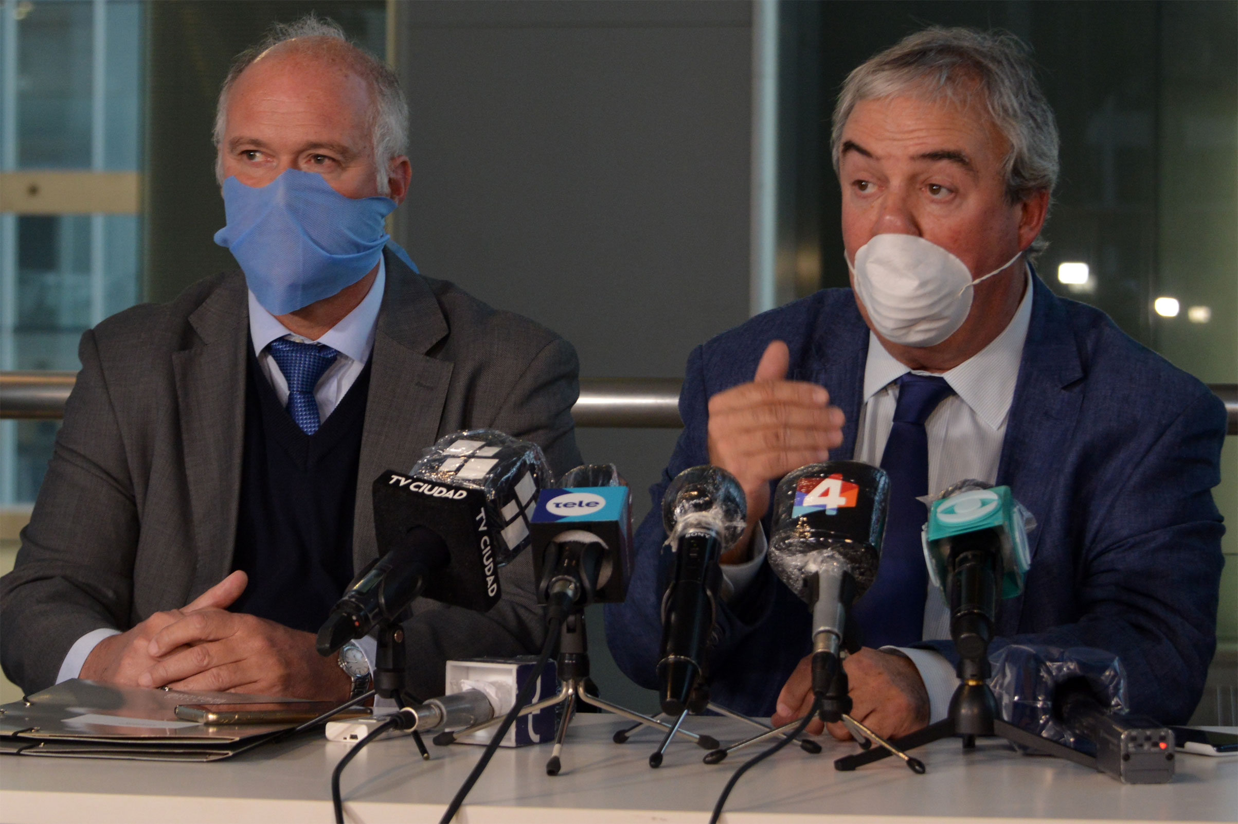 Ministro de Transporte y Obras Públicas, Luis Alberto Heber, encabezó conferencia de prensa junto a Juan José Olaizola, subsecretario de la cartera