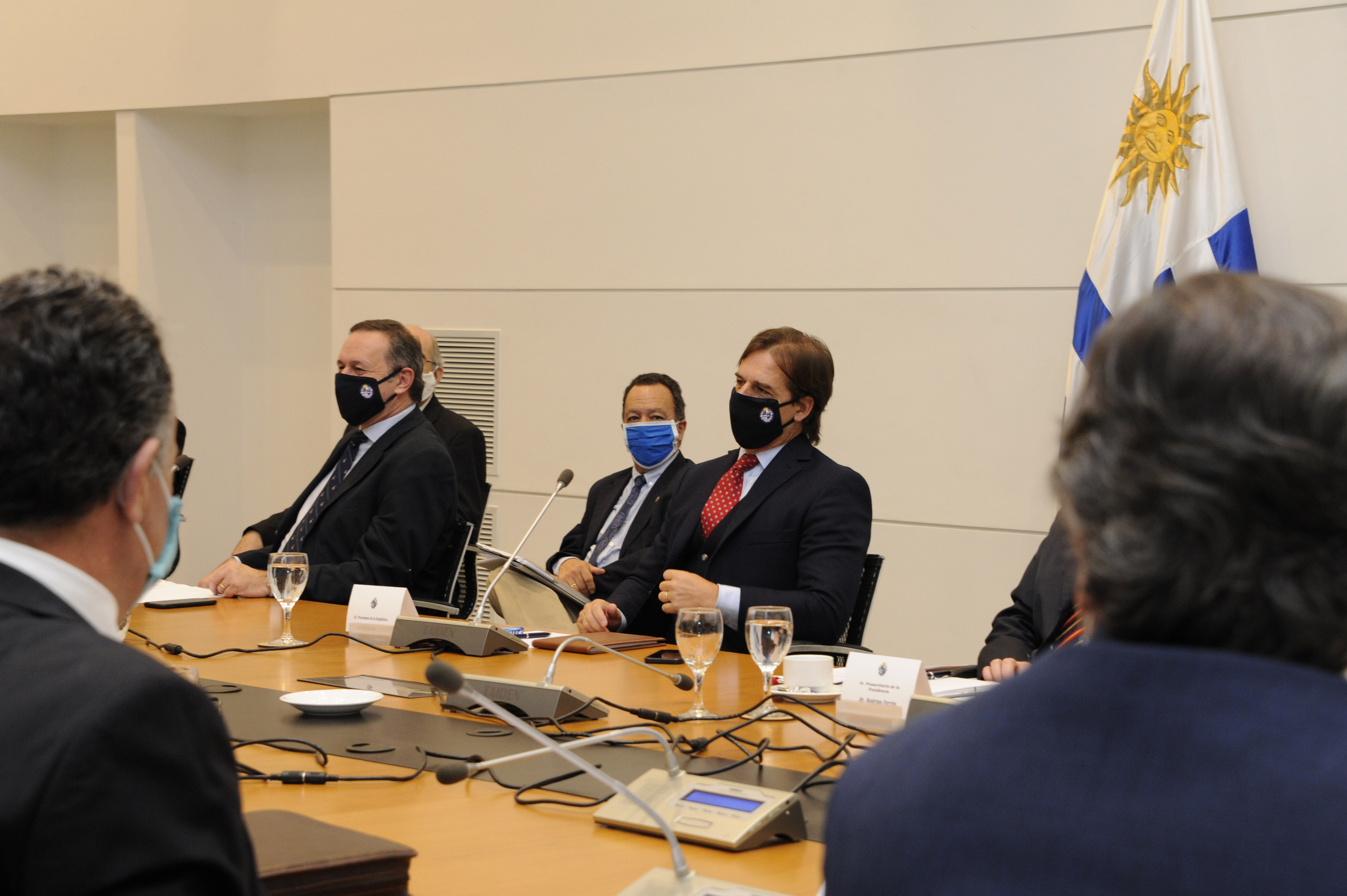 Consejo de Ministros, en piso 11 de Torre Ejecutiva, encabezado por el presidente, Luis Lacalle Pou