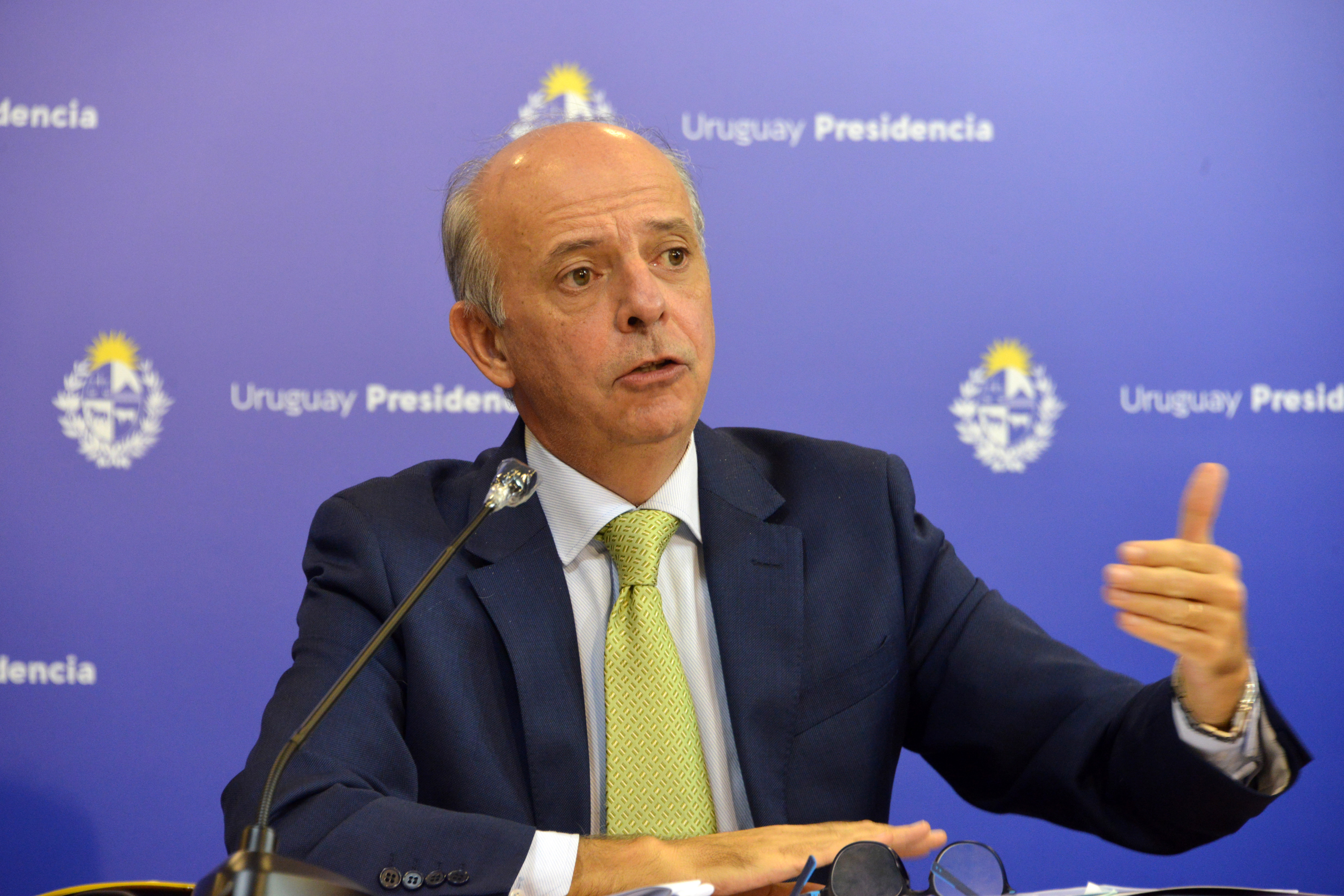 Ministro de Defensa, Javier García, en conferencia de prensa