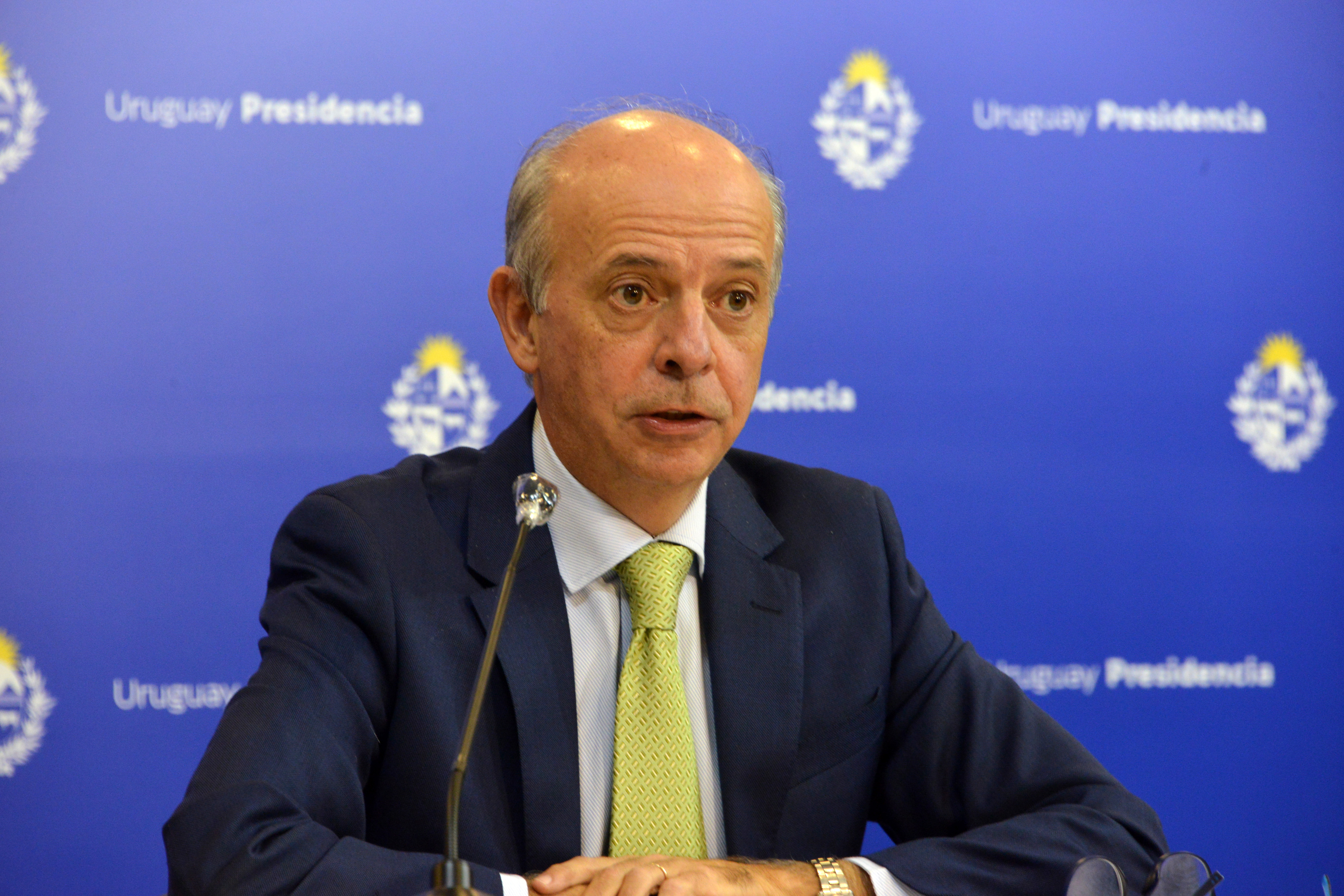 Ministro de Defensa, Javier García, en conferencia de prensa