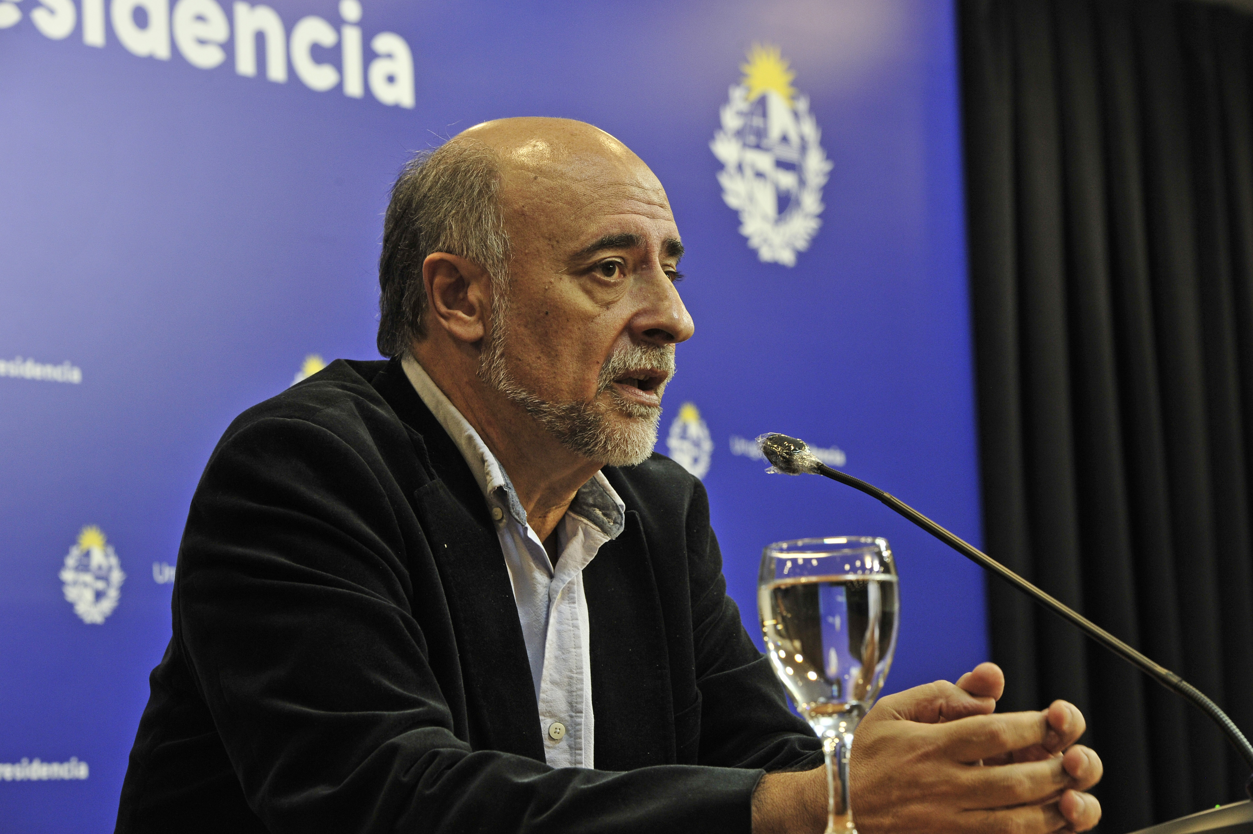 Ministro de Trabajo y Seguridad Social, Pablo Mieres, en conferencia de prensa