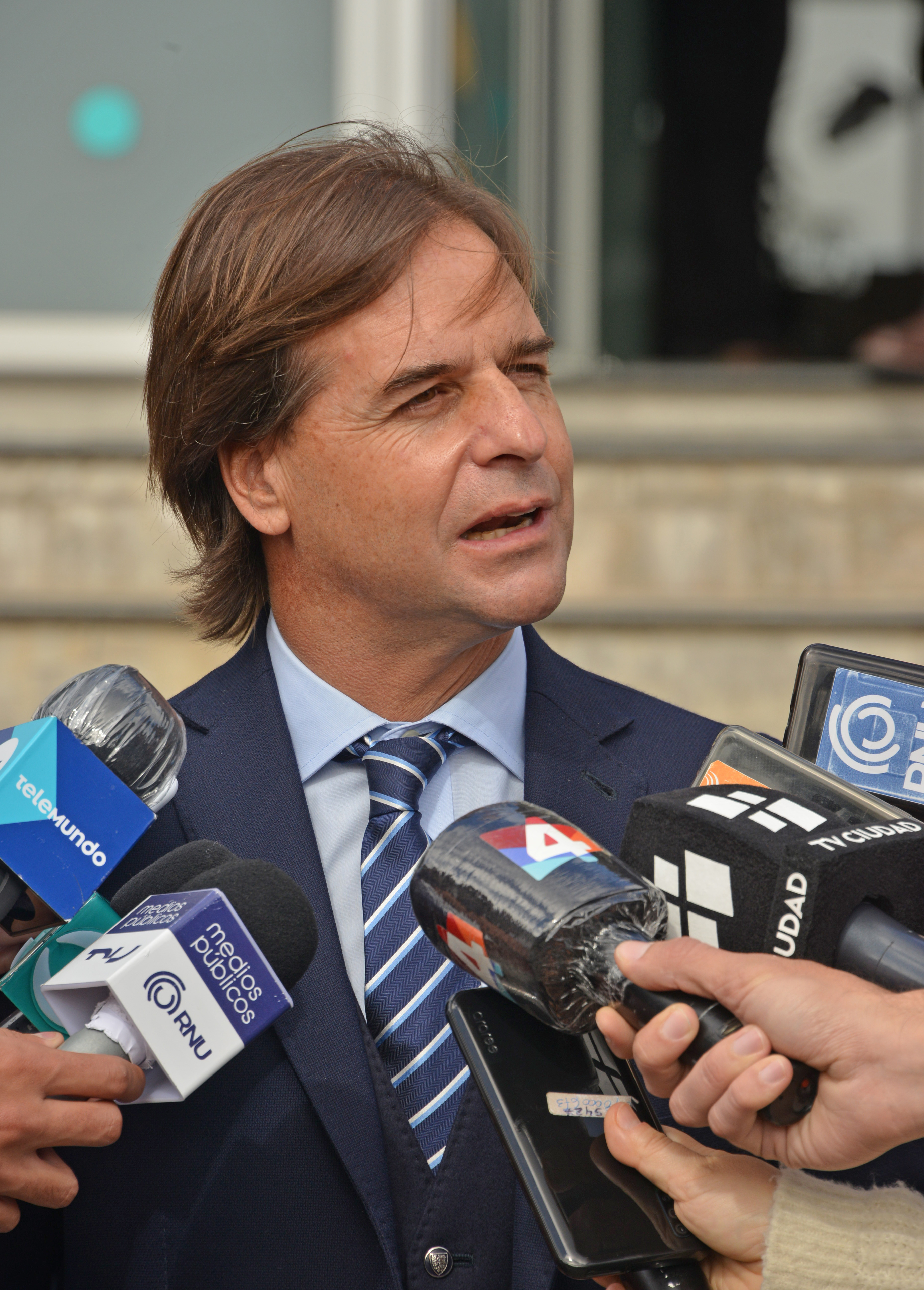 Presidente, Luis Lacalle Pou, dialoga con la prensa