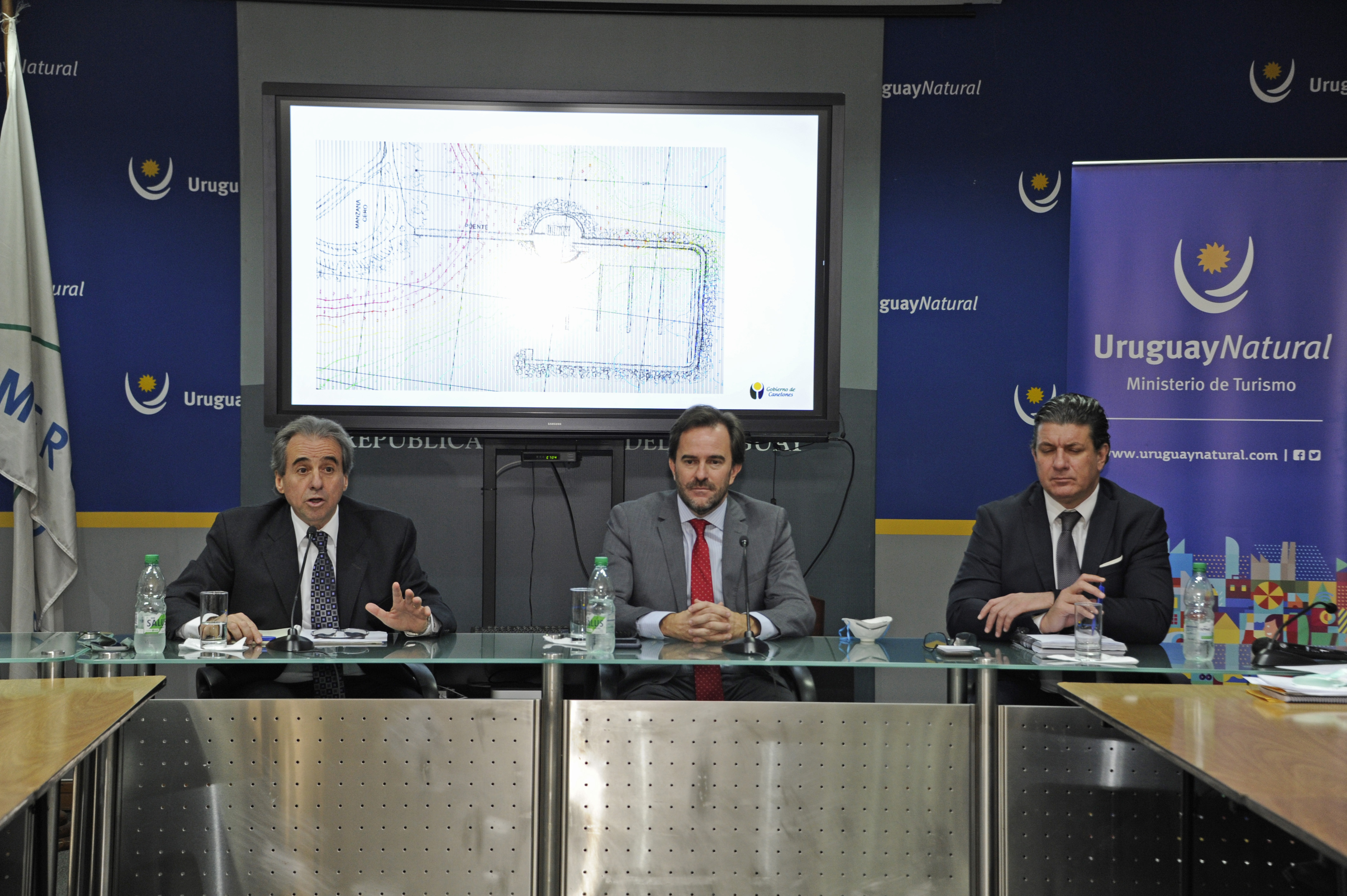 Subsecretario y ministro de Turismo, Remo Monzeglio y Germán Cardoso, y el director general, Ignacio Curbelo