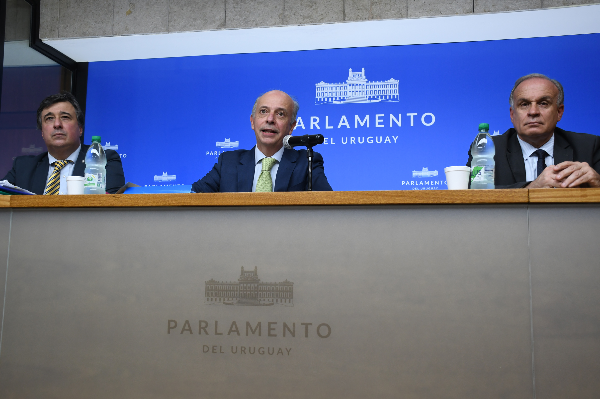 Ministro de Defensa Nacional, Javier García, encabezó conferencia de prensa