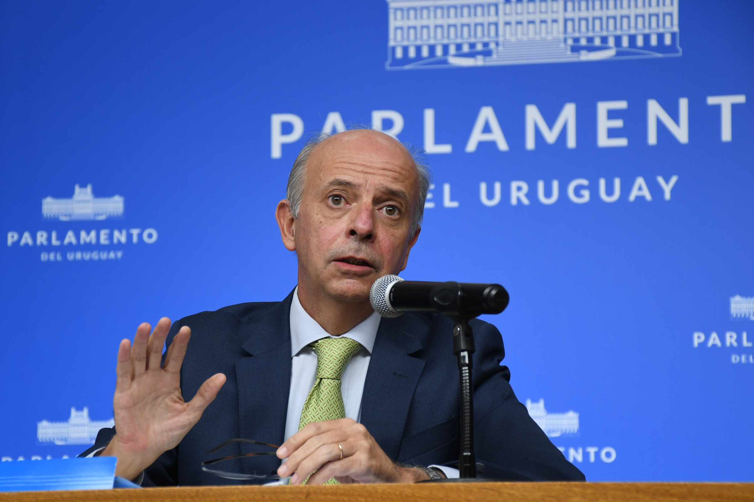 Ministro de Defensa Nacional, Javier García, encabezó conferencia de prensa