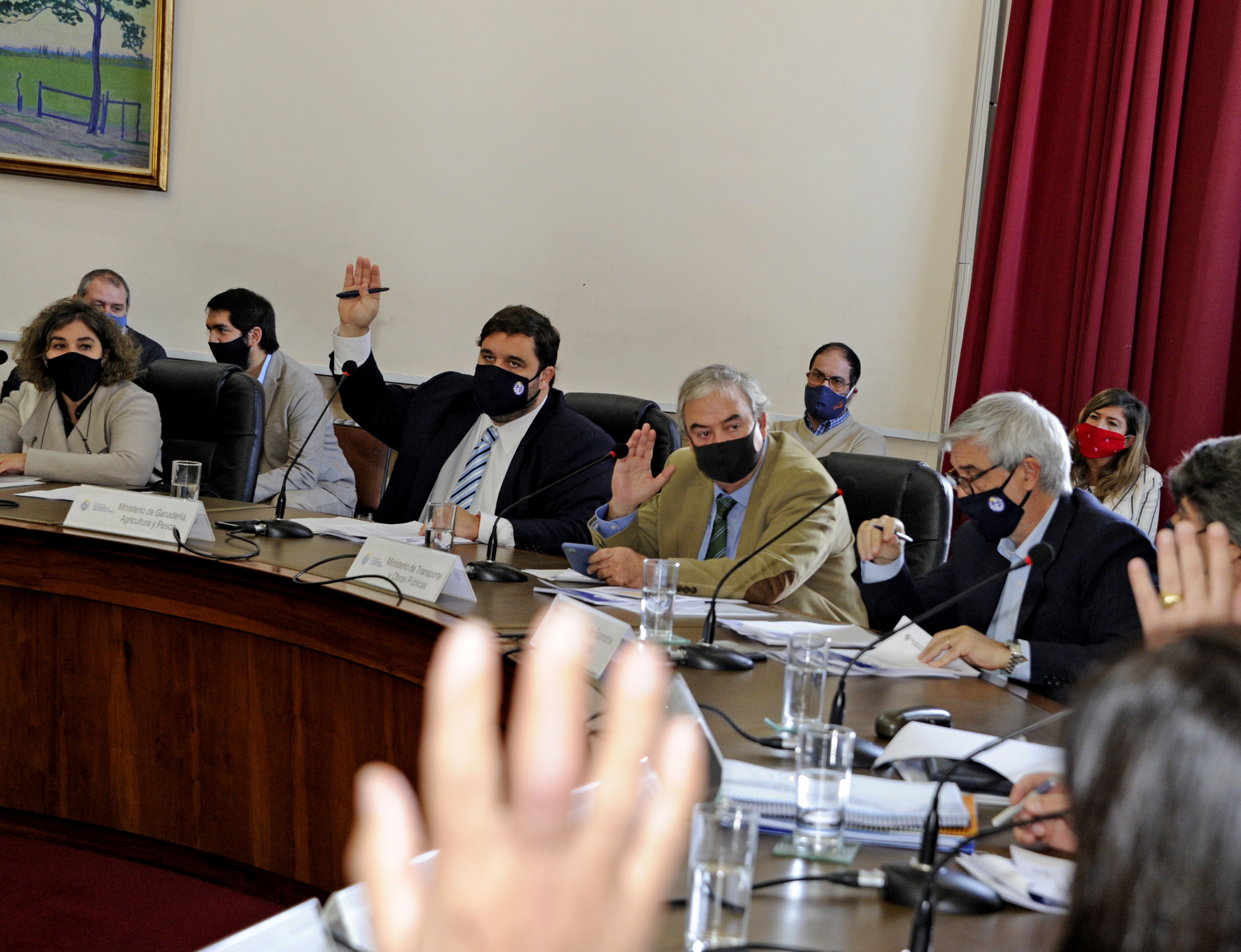 Primera reunión presencial de la comisión sectorial entre el Congreso de Intendentes y representantes del Poder Ejecutivo