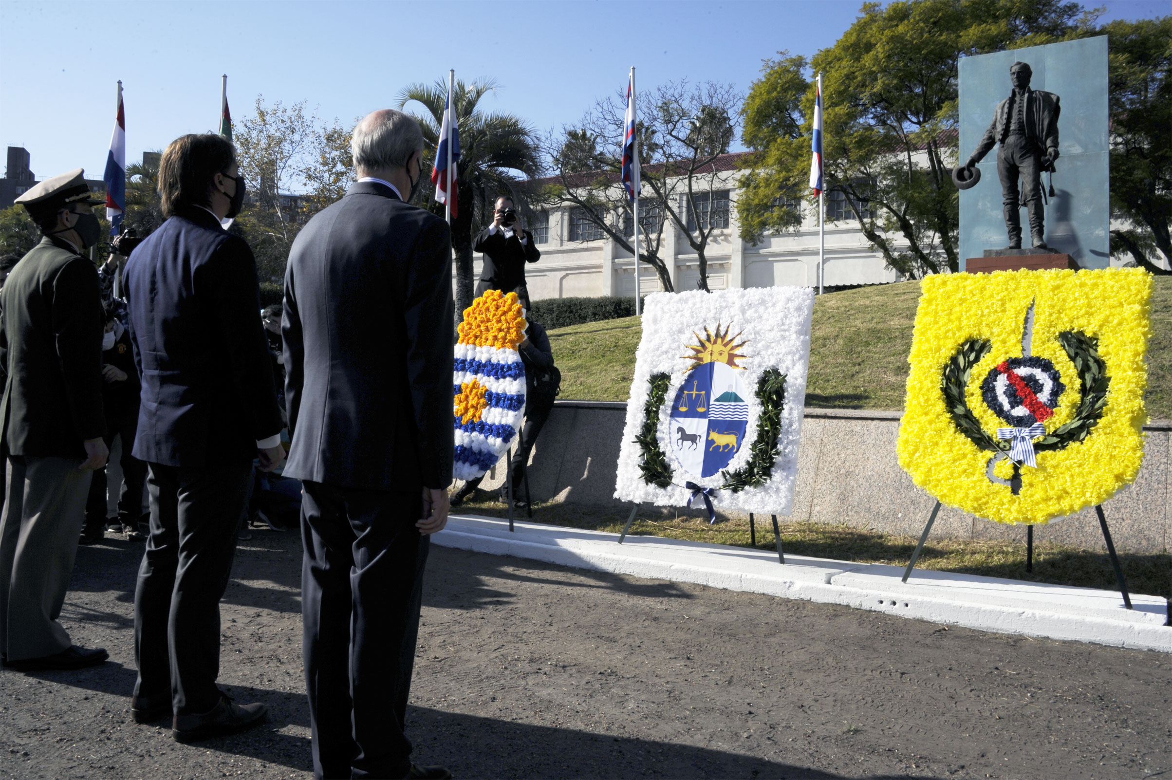 Presidente de la República, Luis Lacalle Pou, encabezó acto por el 209.° aniversario de la Batalla de Las Piedras en el Comando del Ejército Nacional