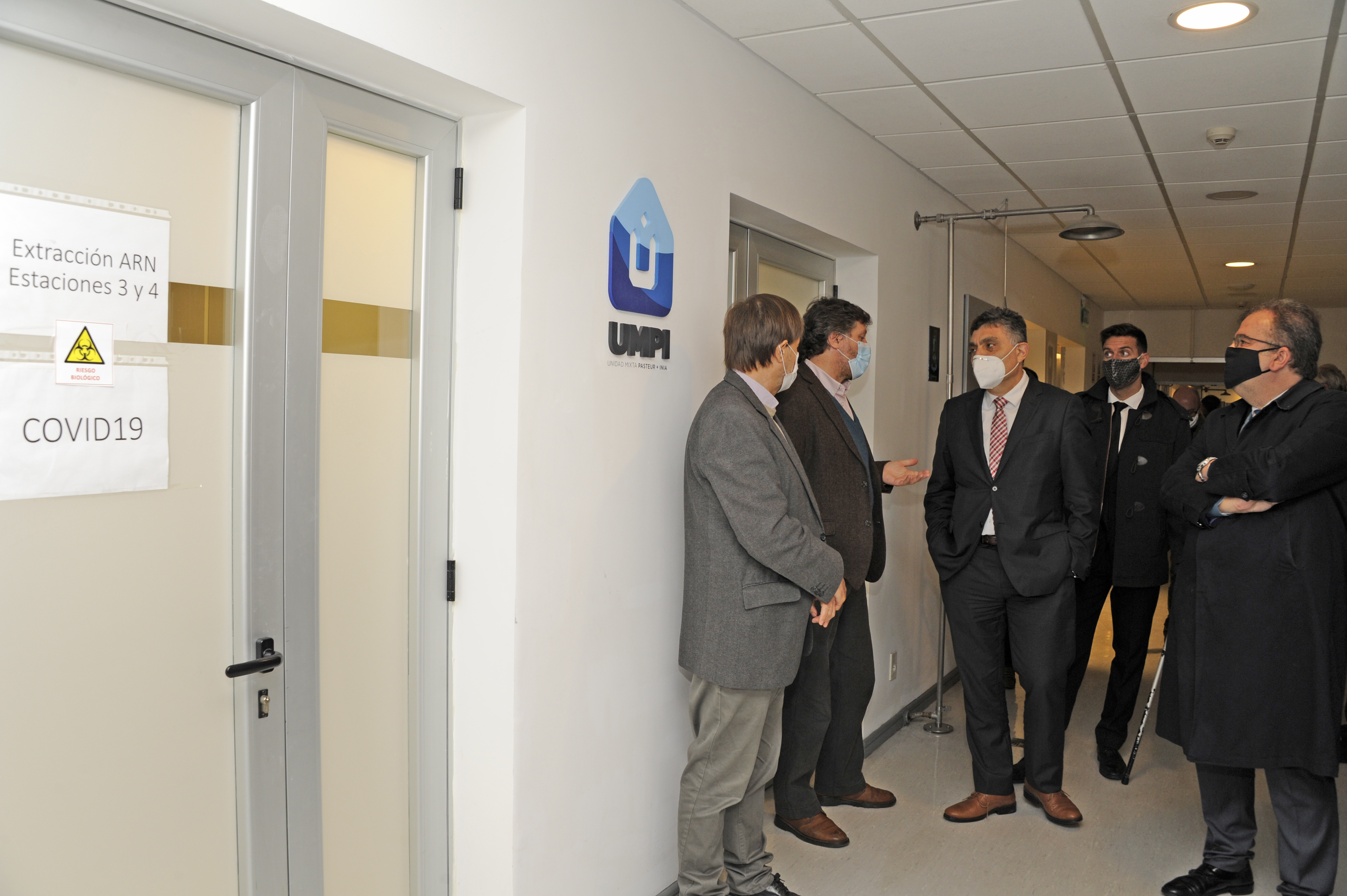 Director de OPP, Isaac Alfie, visitó instalaciones de Instituto Pasteur