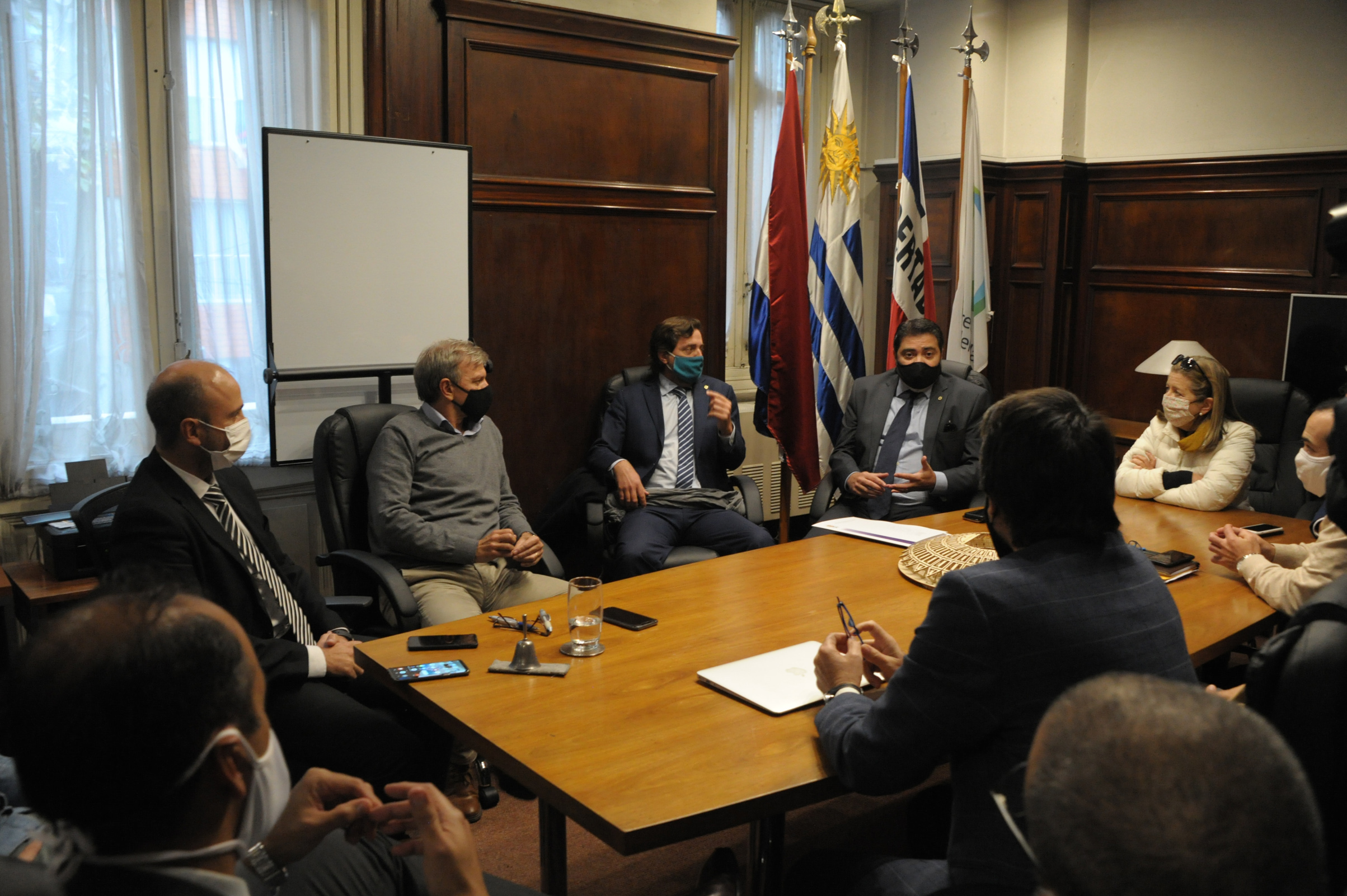 Reunión entre autoridades de Secretaría Nacional del Deporte y Asociación Uruguaya de Fútbol